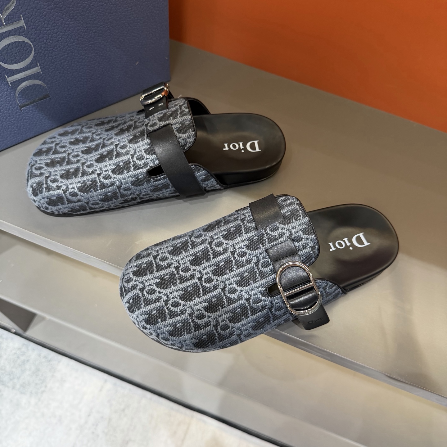 Dior