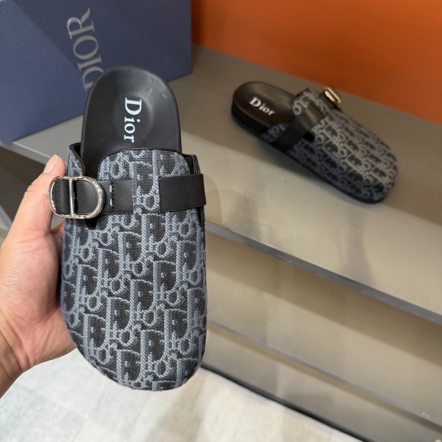 Dior