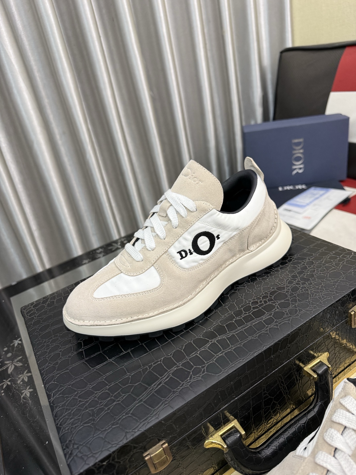 Dior