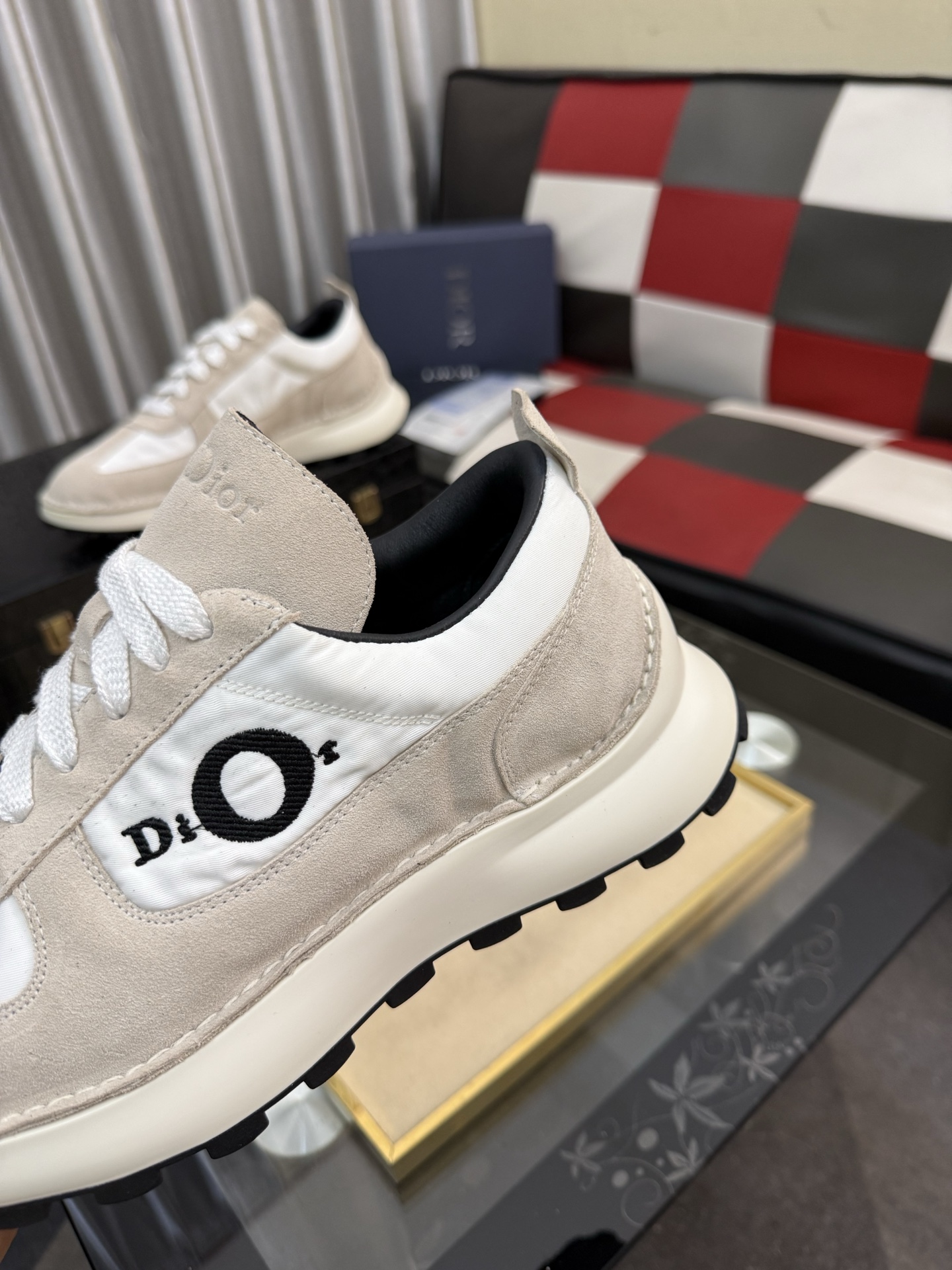Dior