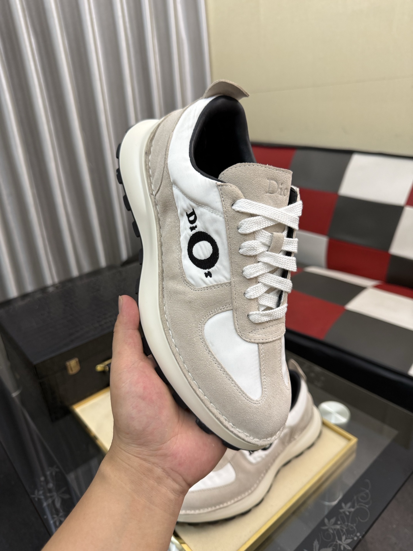 Dior