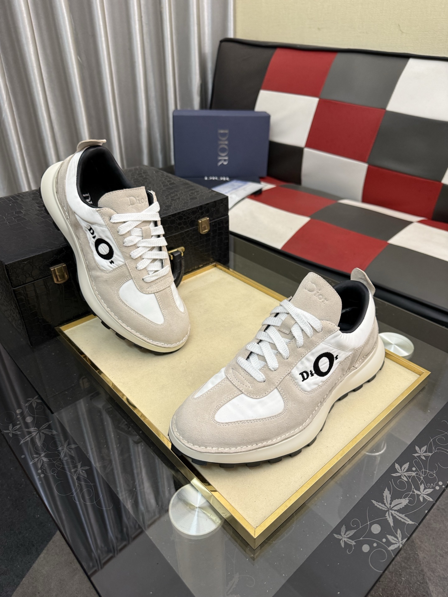 Dior