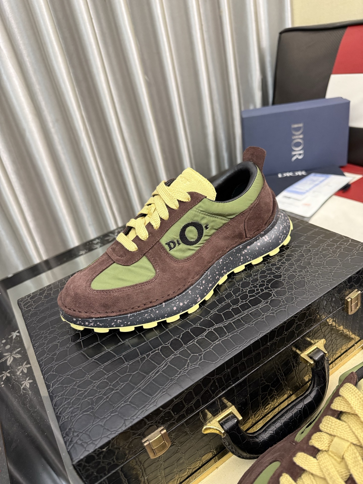 Dior