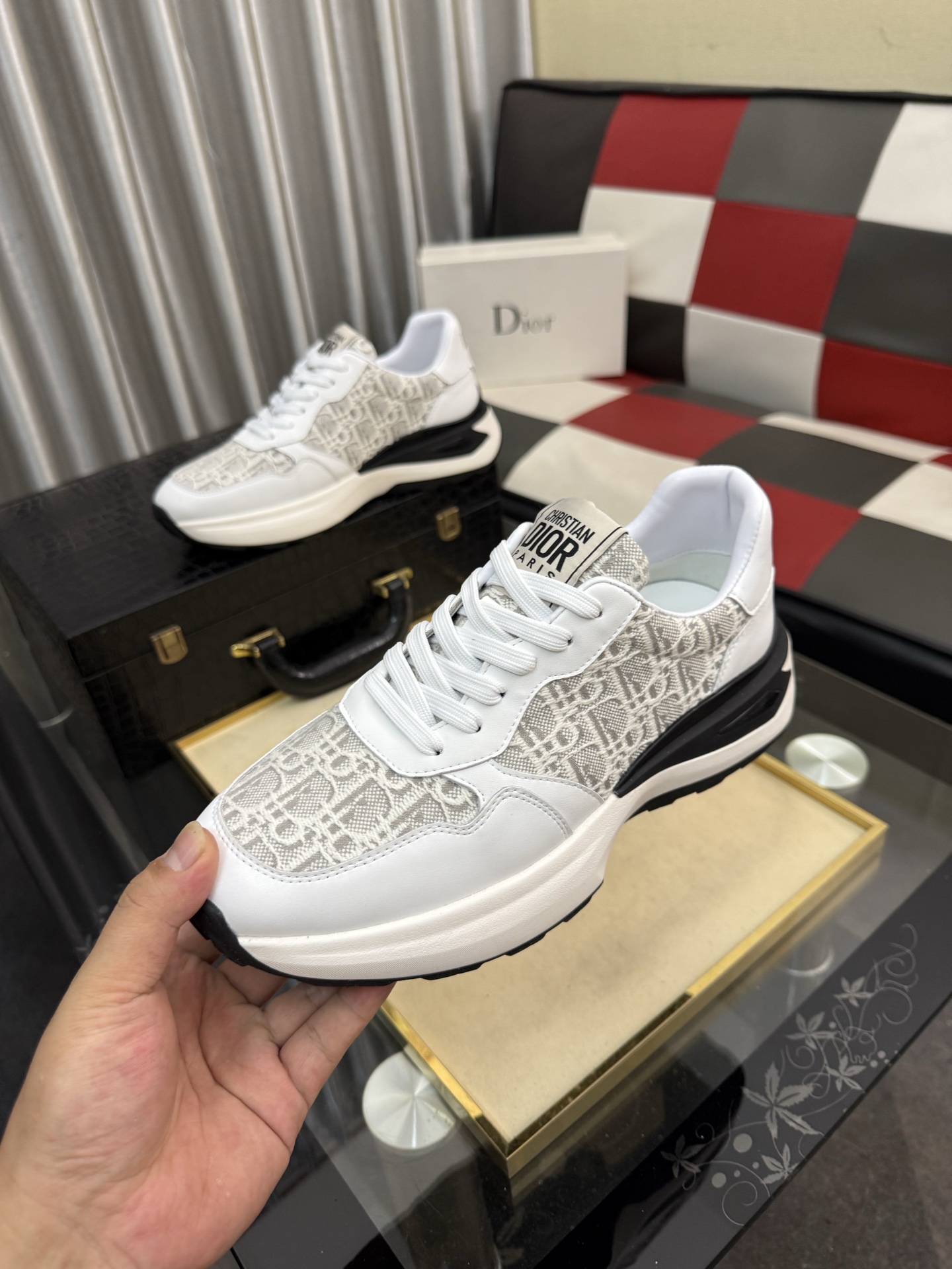 Dior
