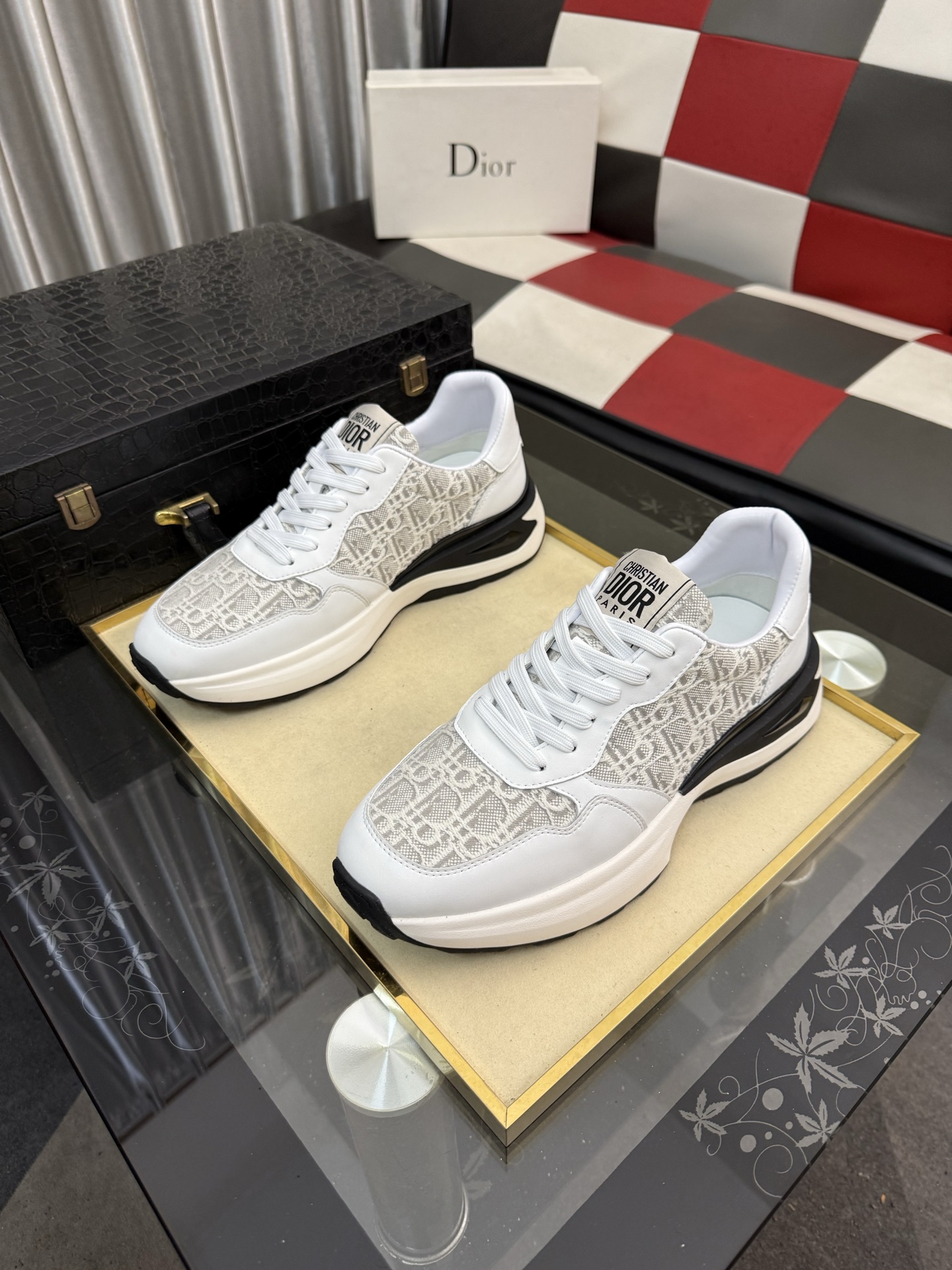Dior