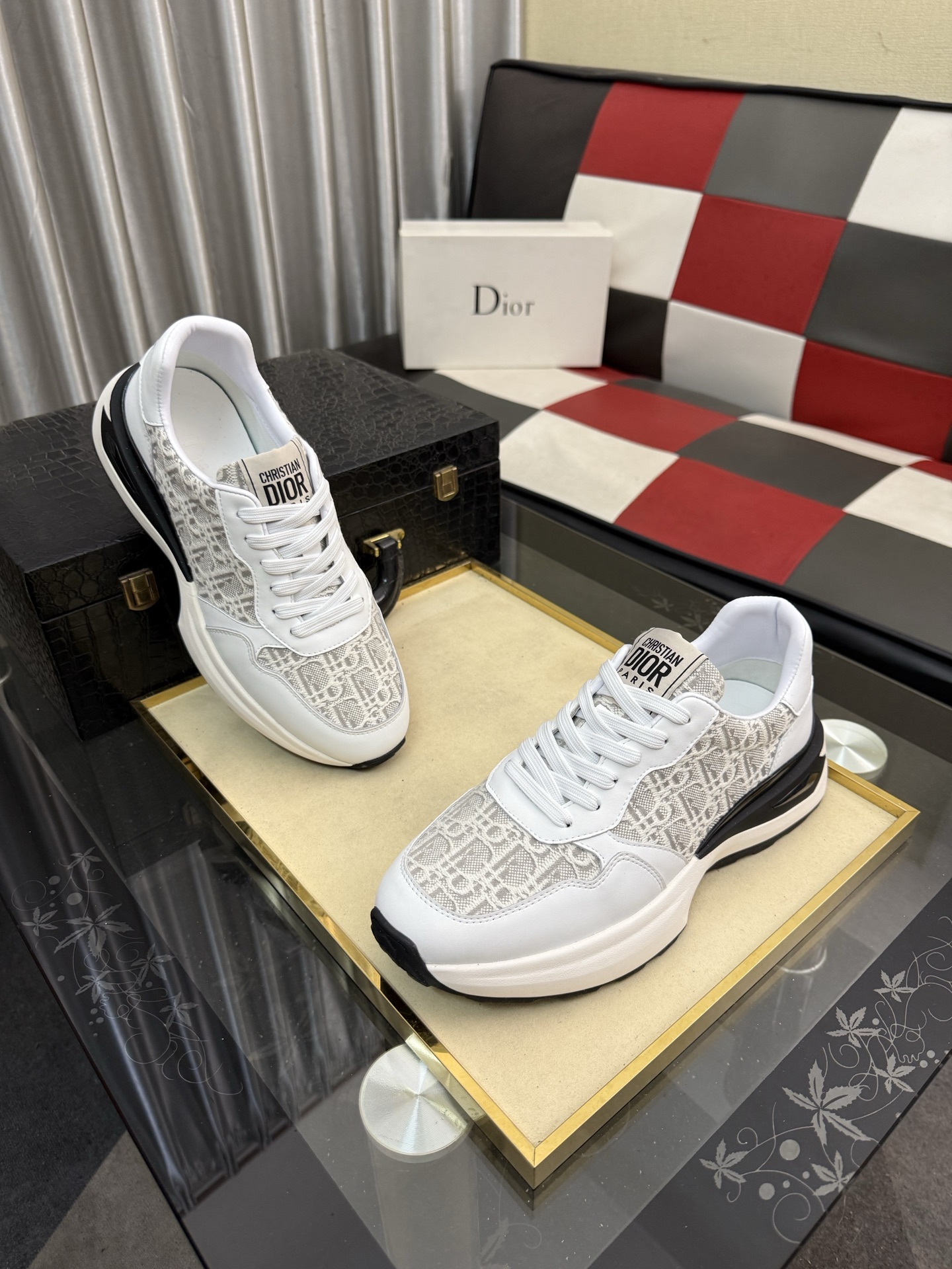 Dior
