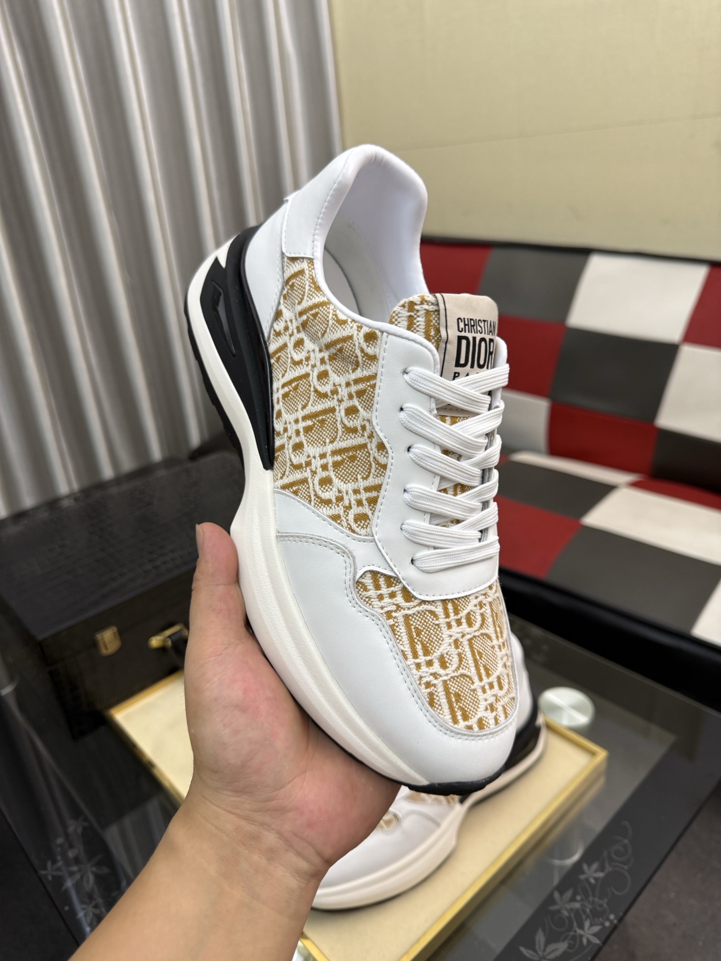 Dior