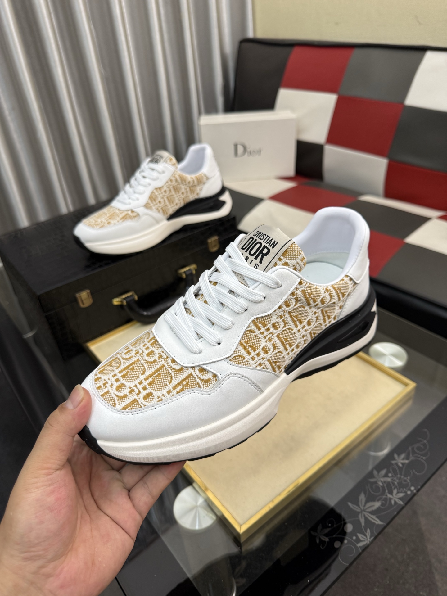 Dior