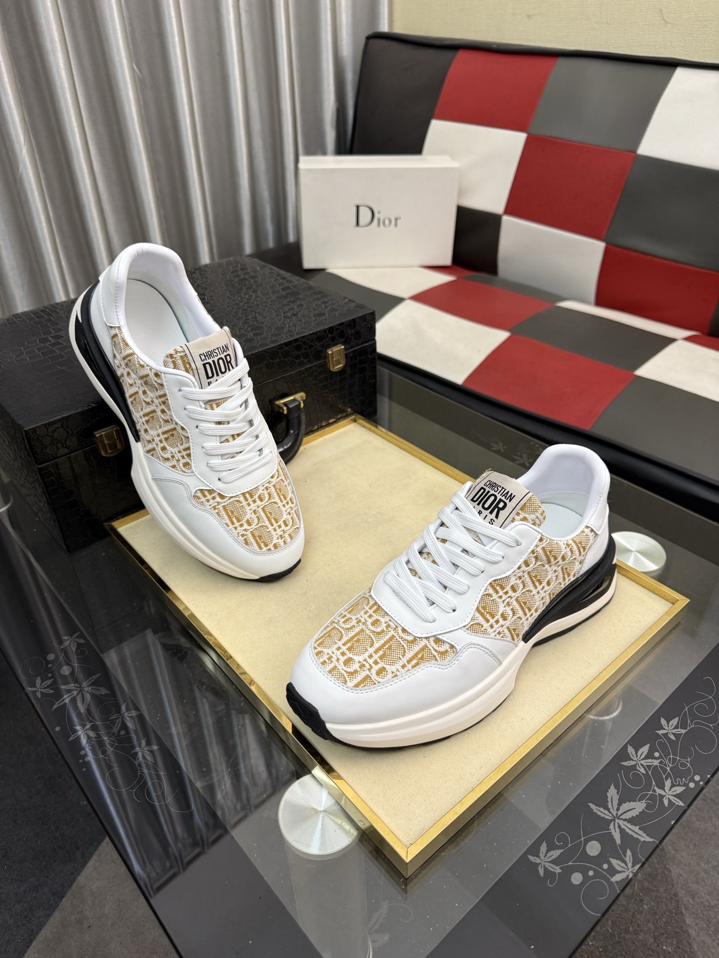 Dior