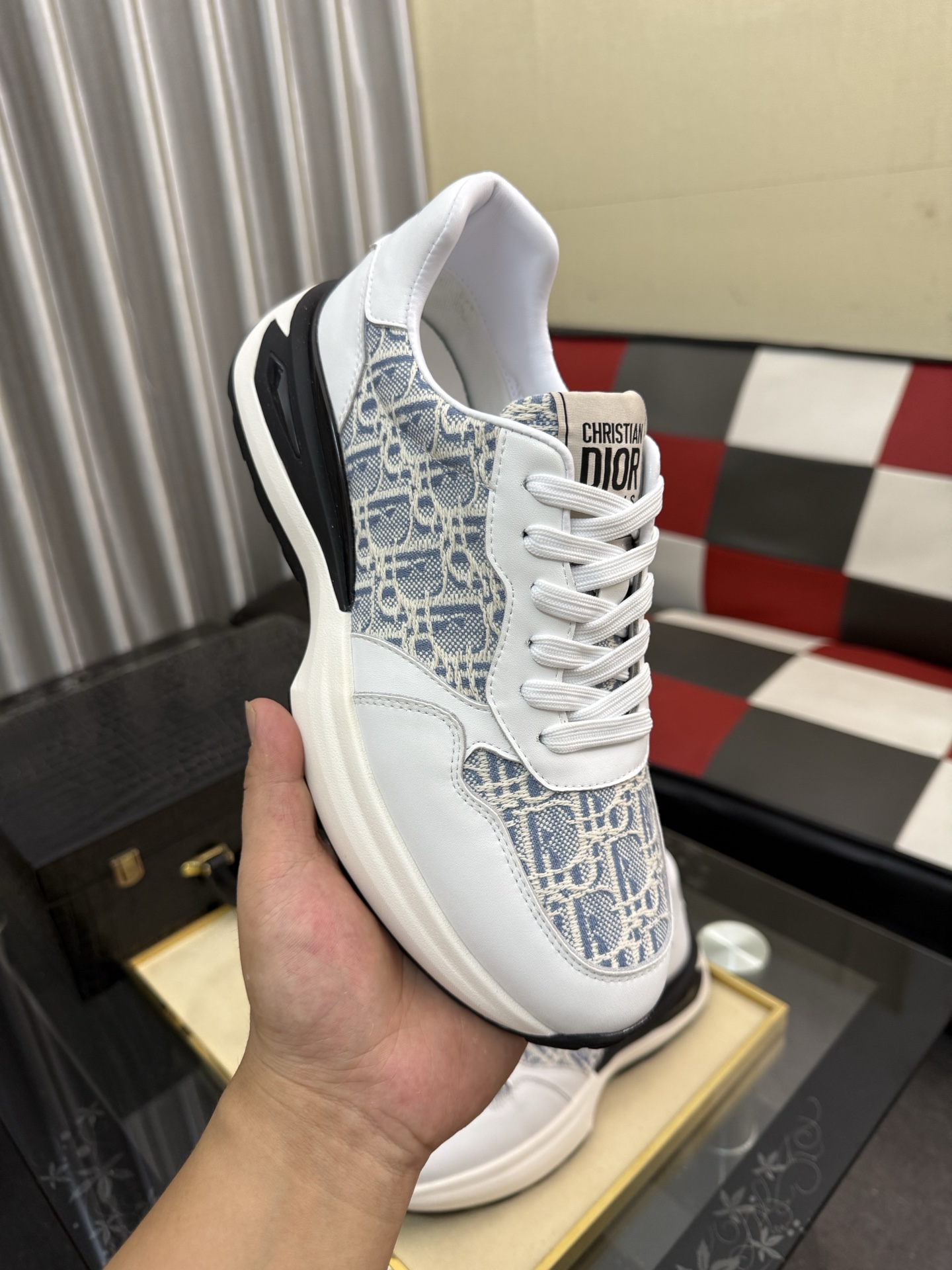 Dior