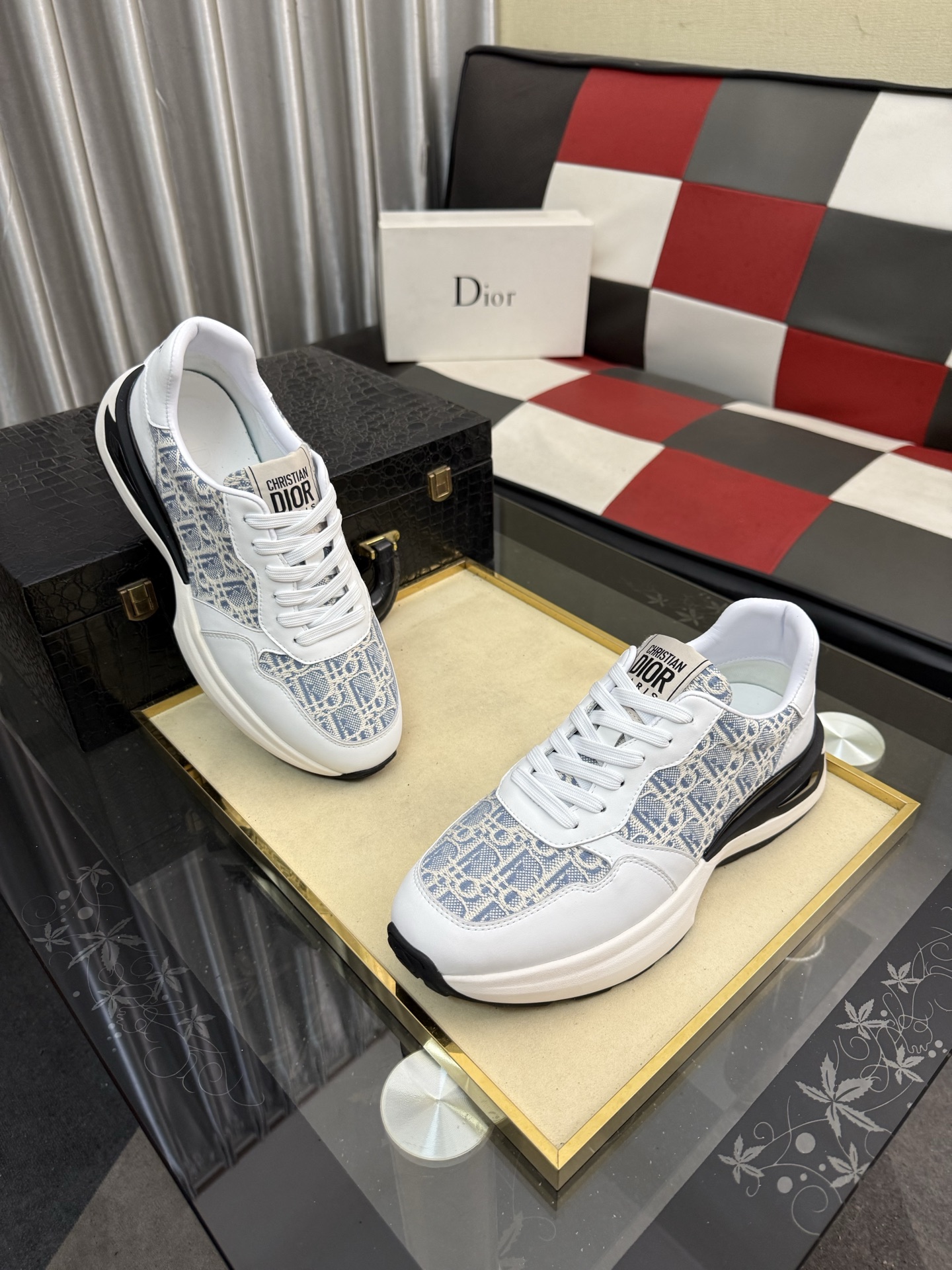 Dior