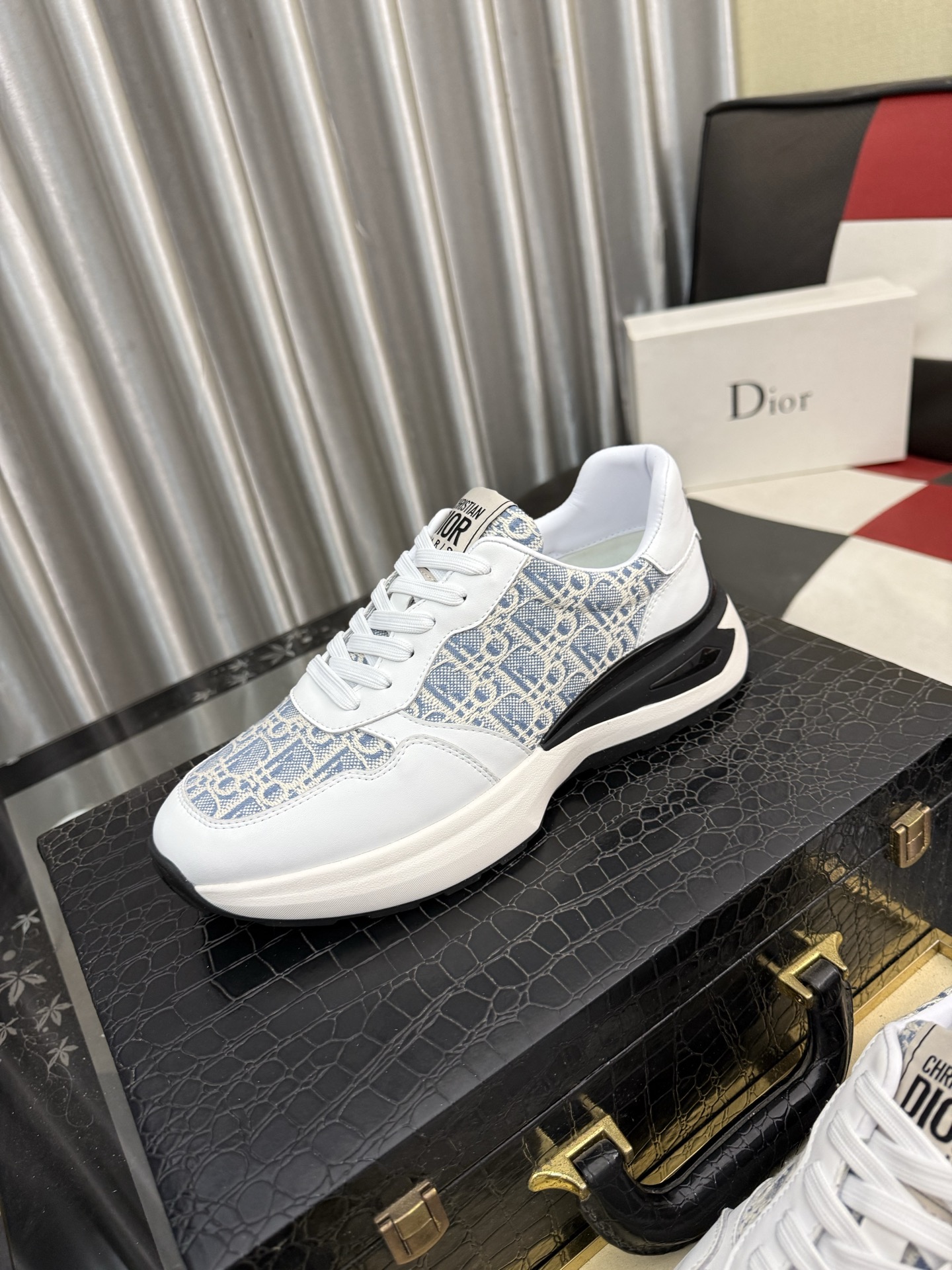 Dior