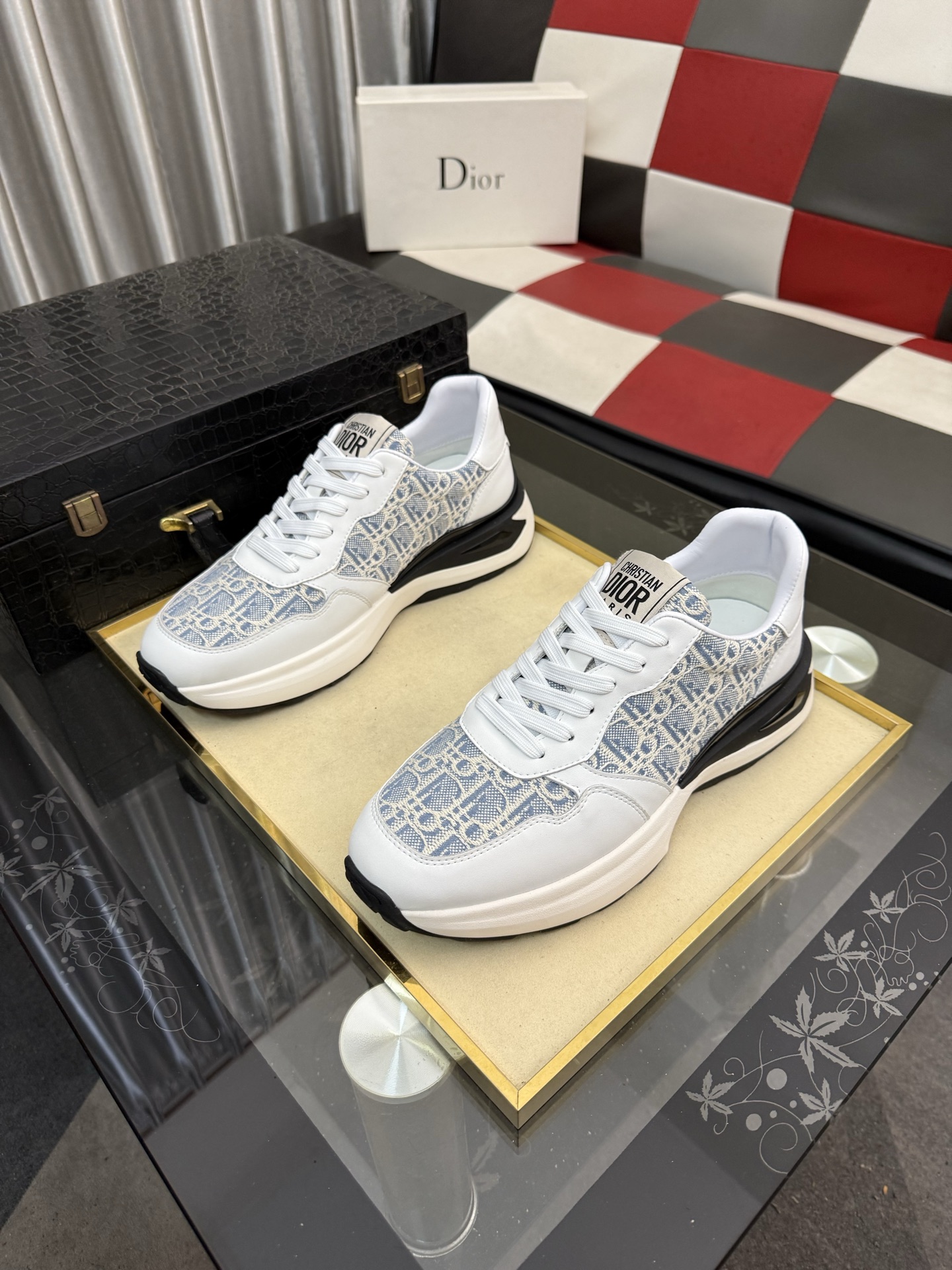 Dior
