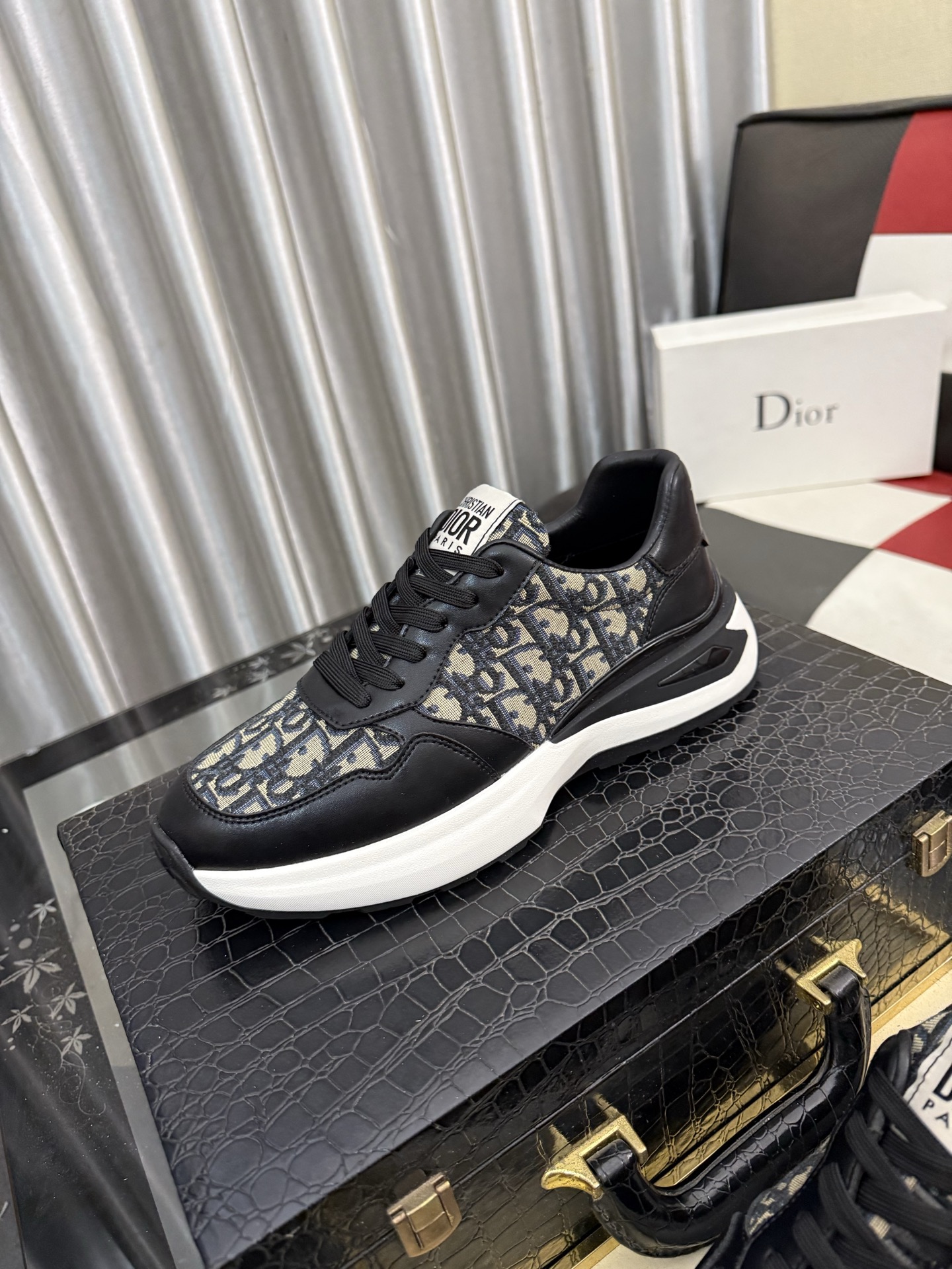 Dior