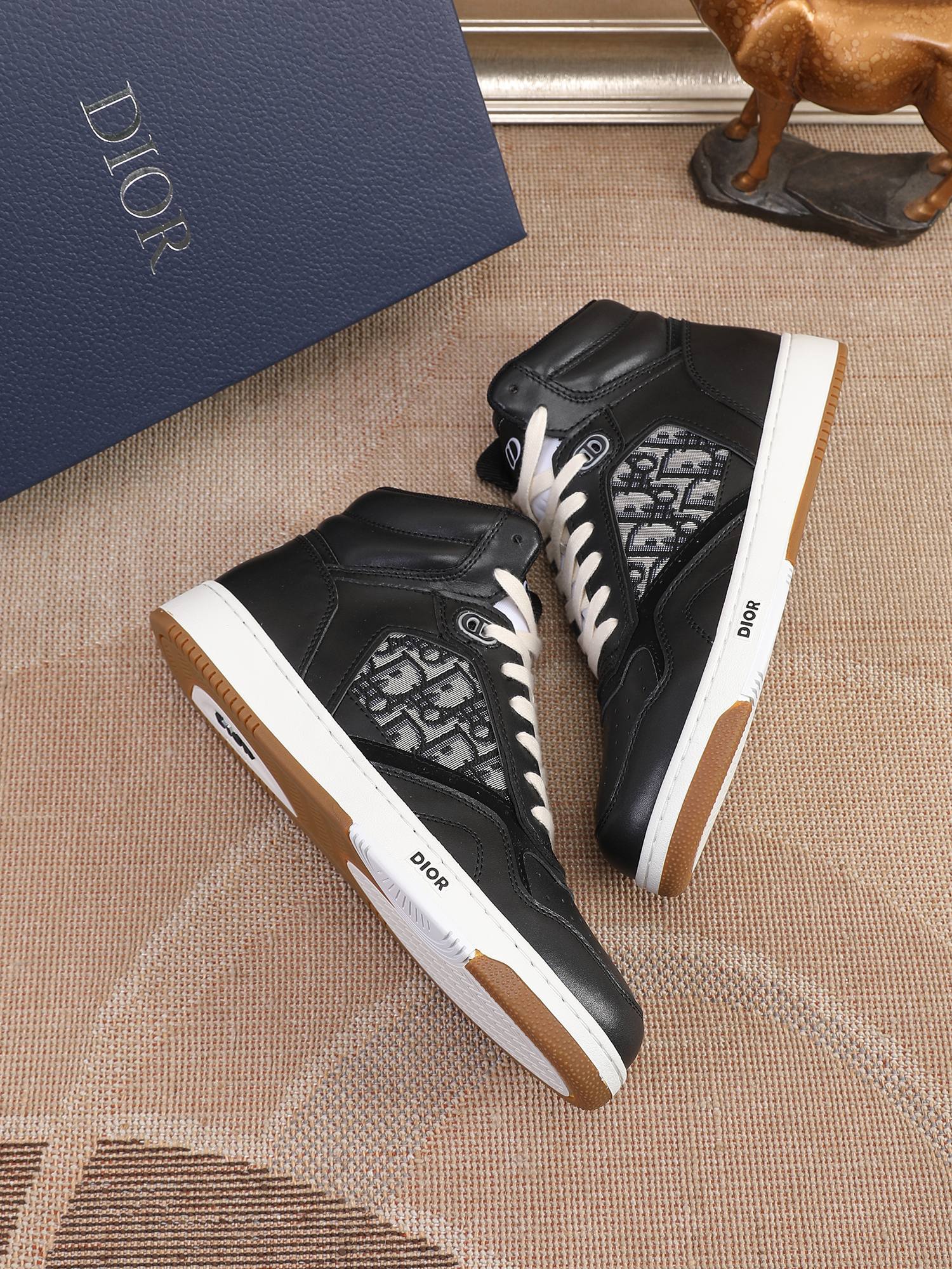 Dior shoe