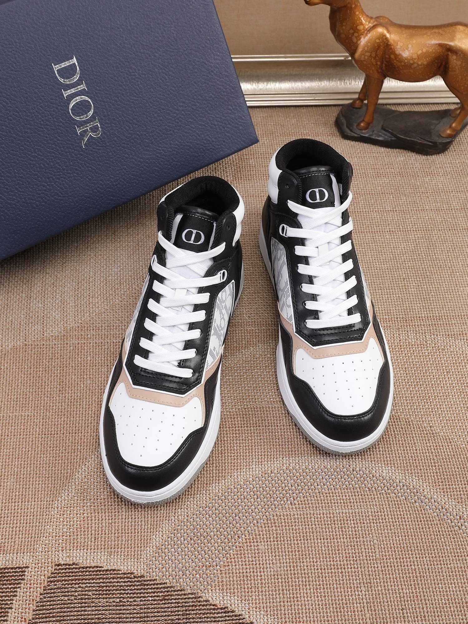 Dior shoe