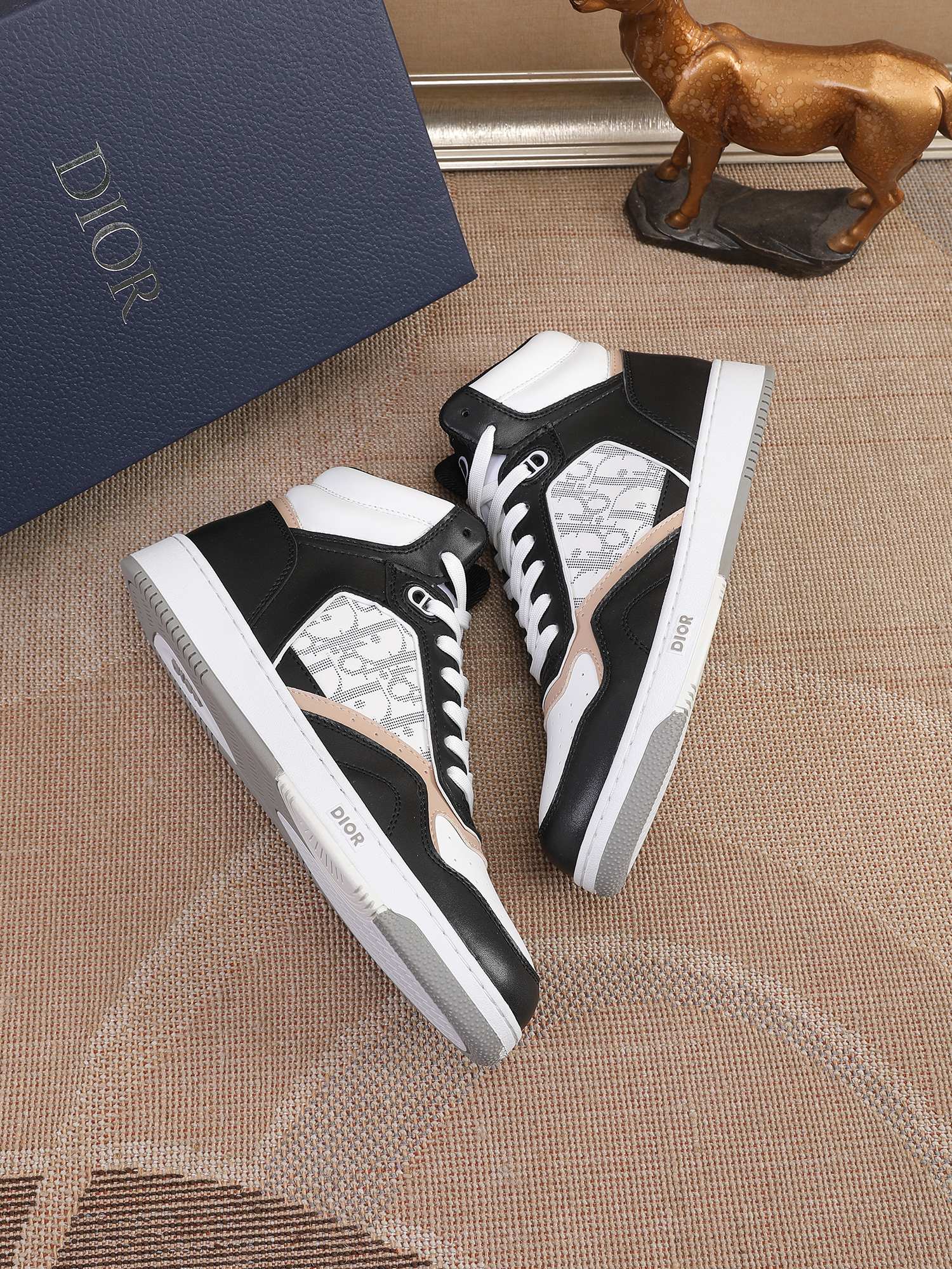 Dior shoe
