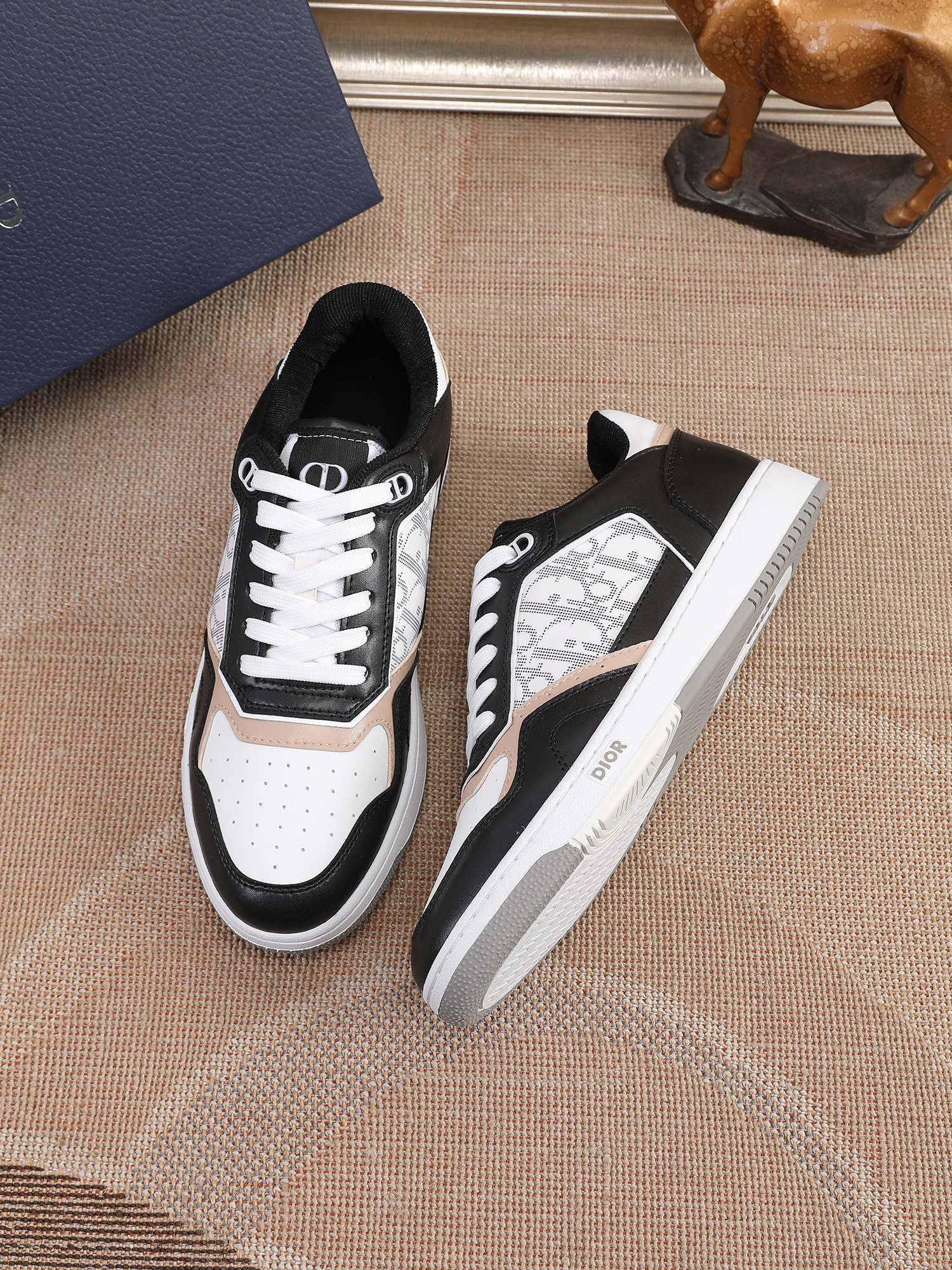 Dior shoe