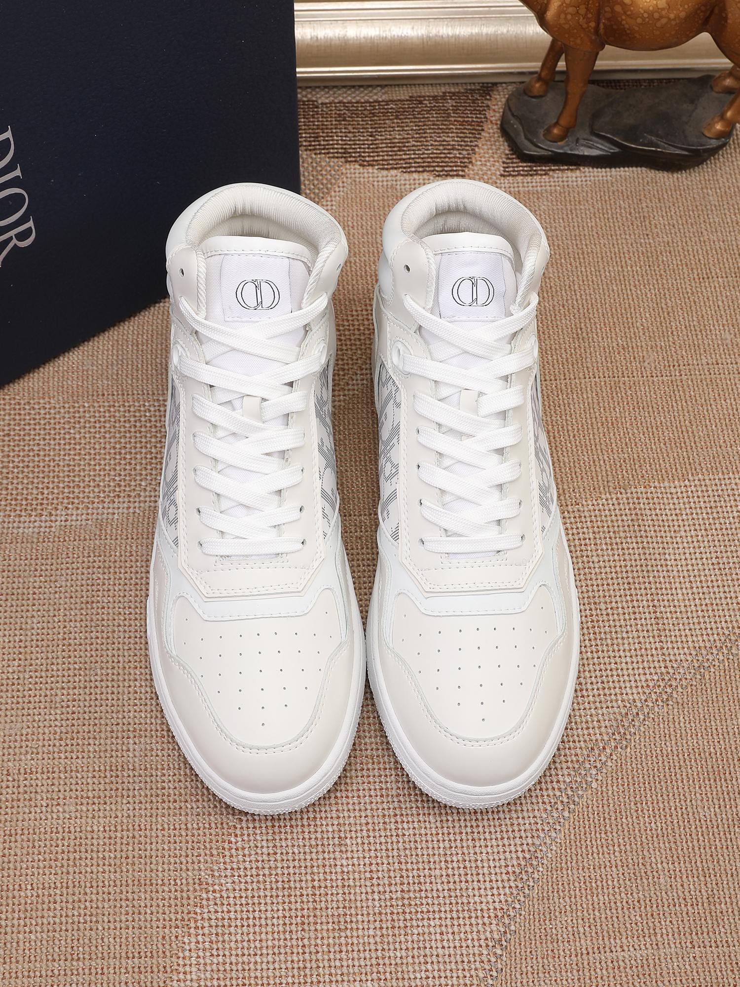 Dior shoe
