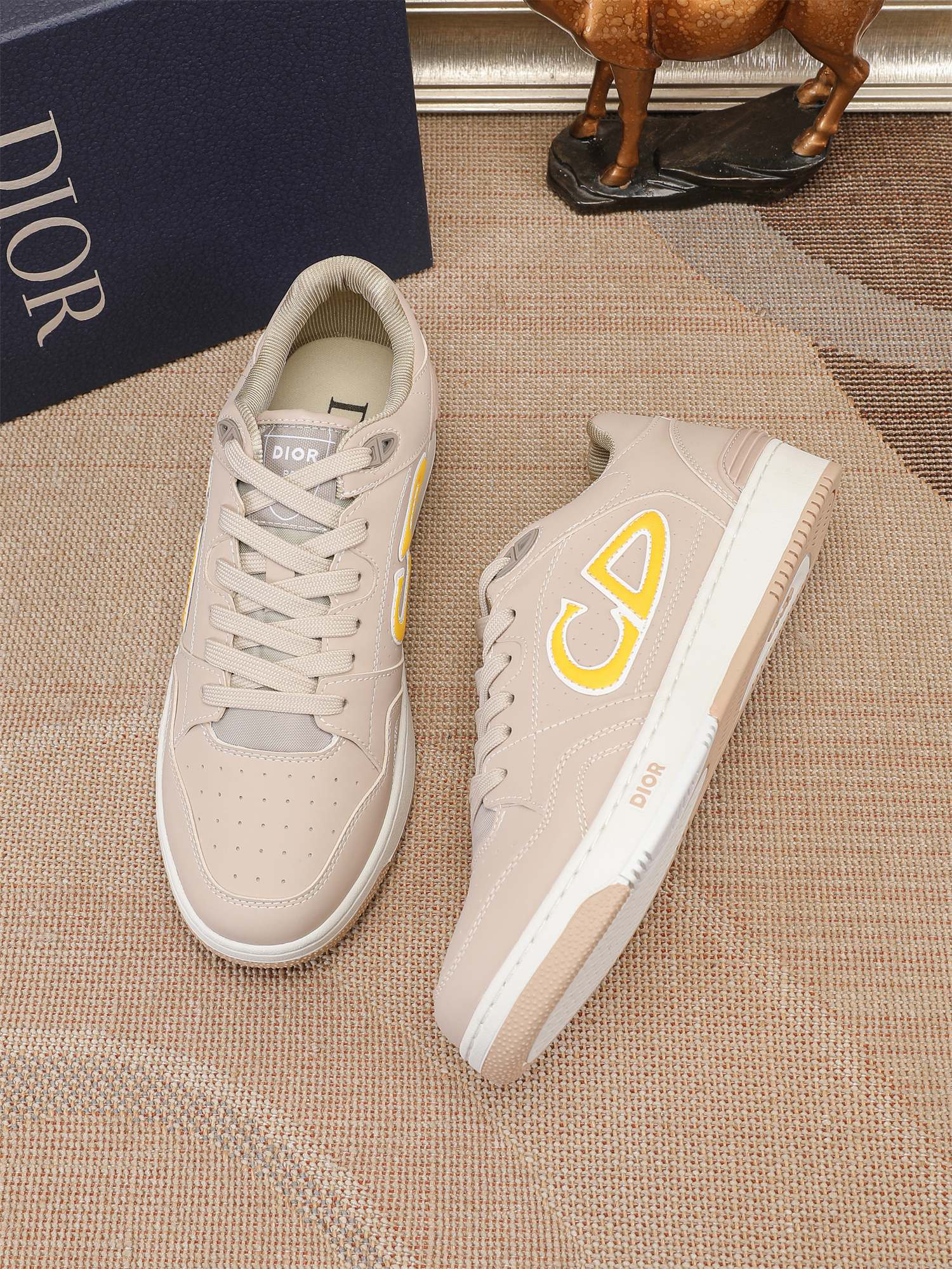 Dior shoe