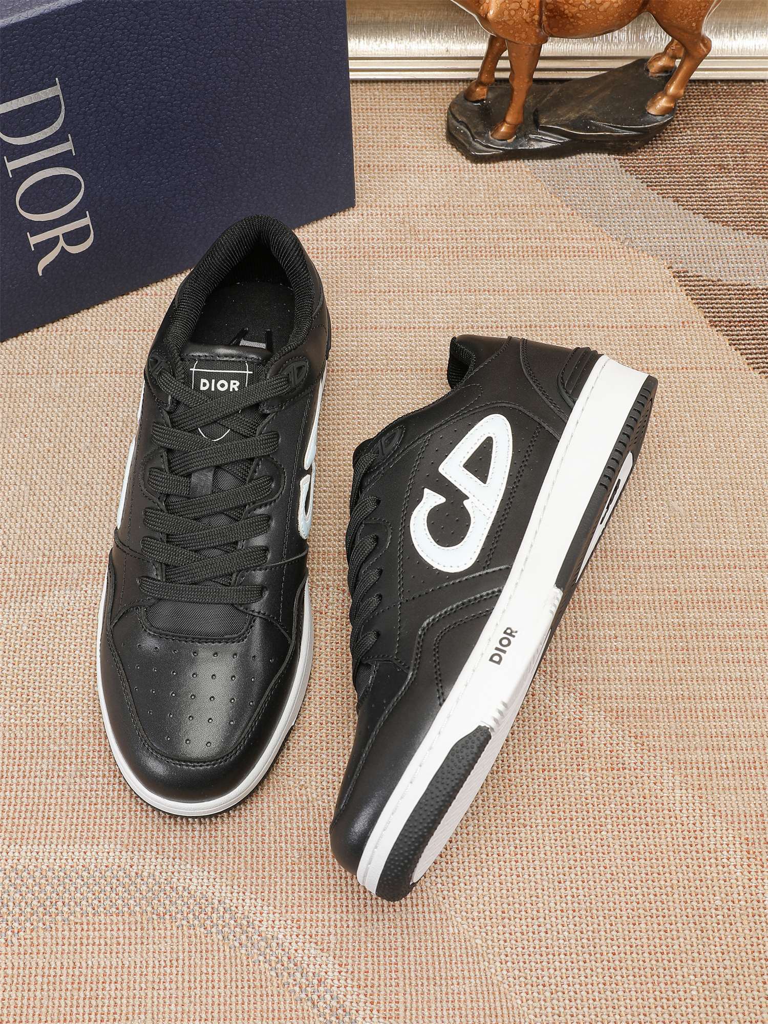 Dior shoe