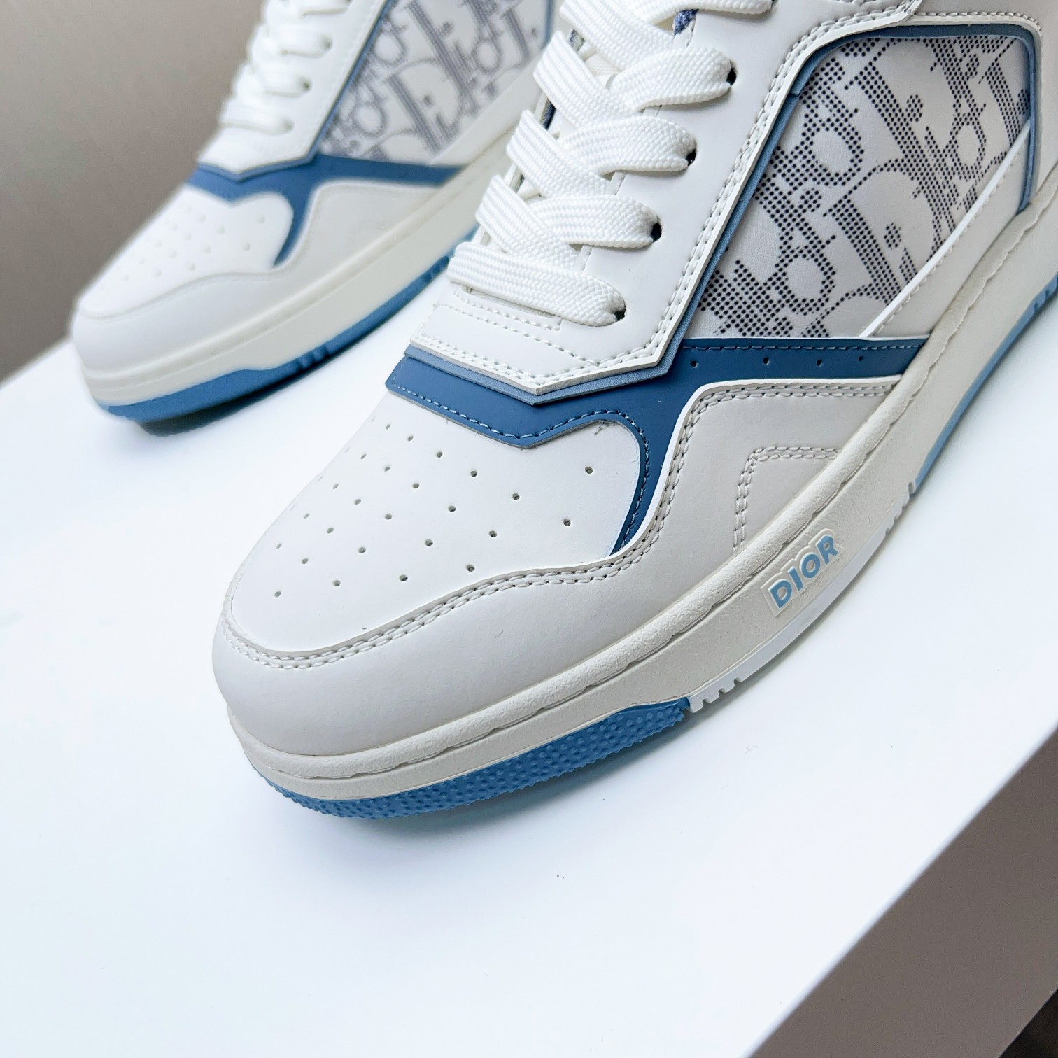Dior shoe