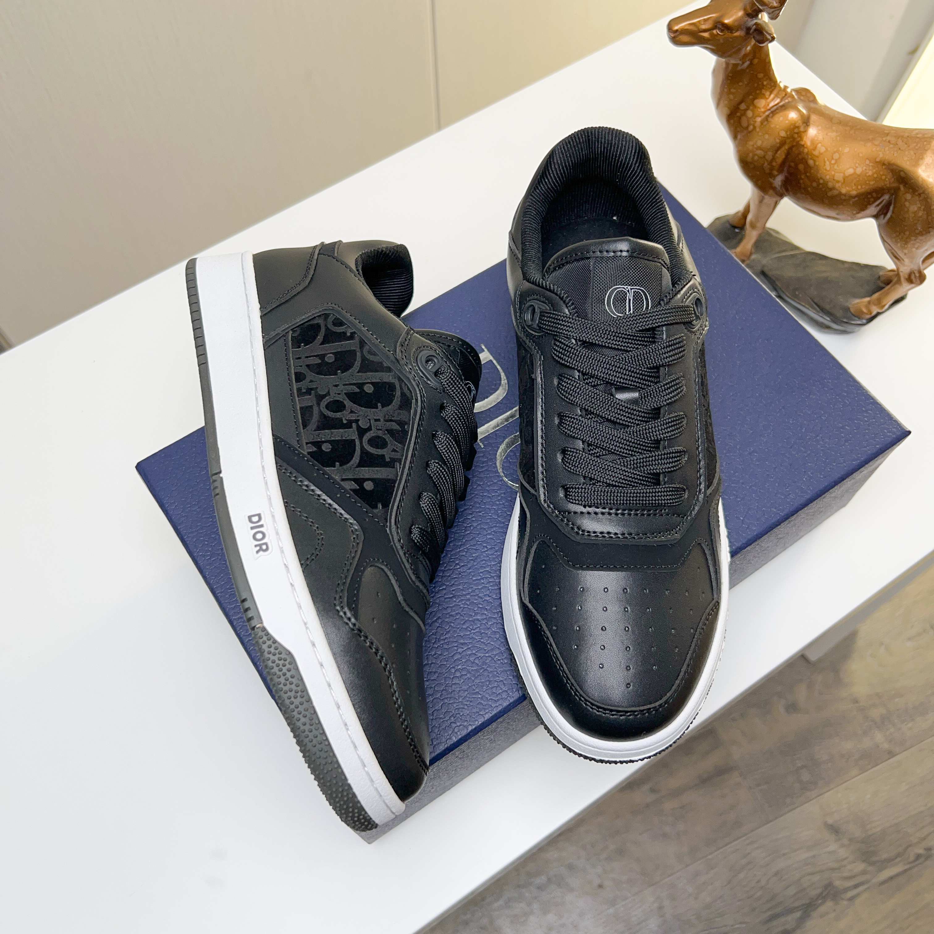 Dior shoe