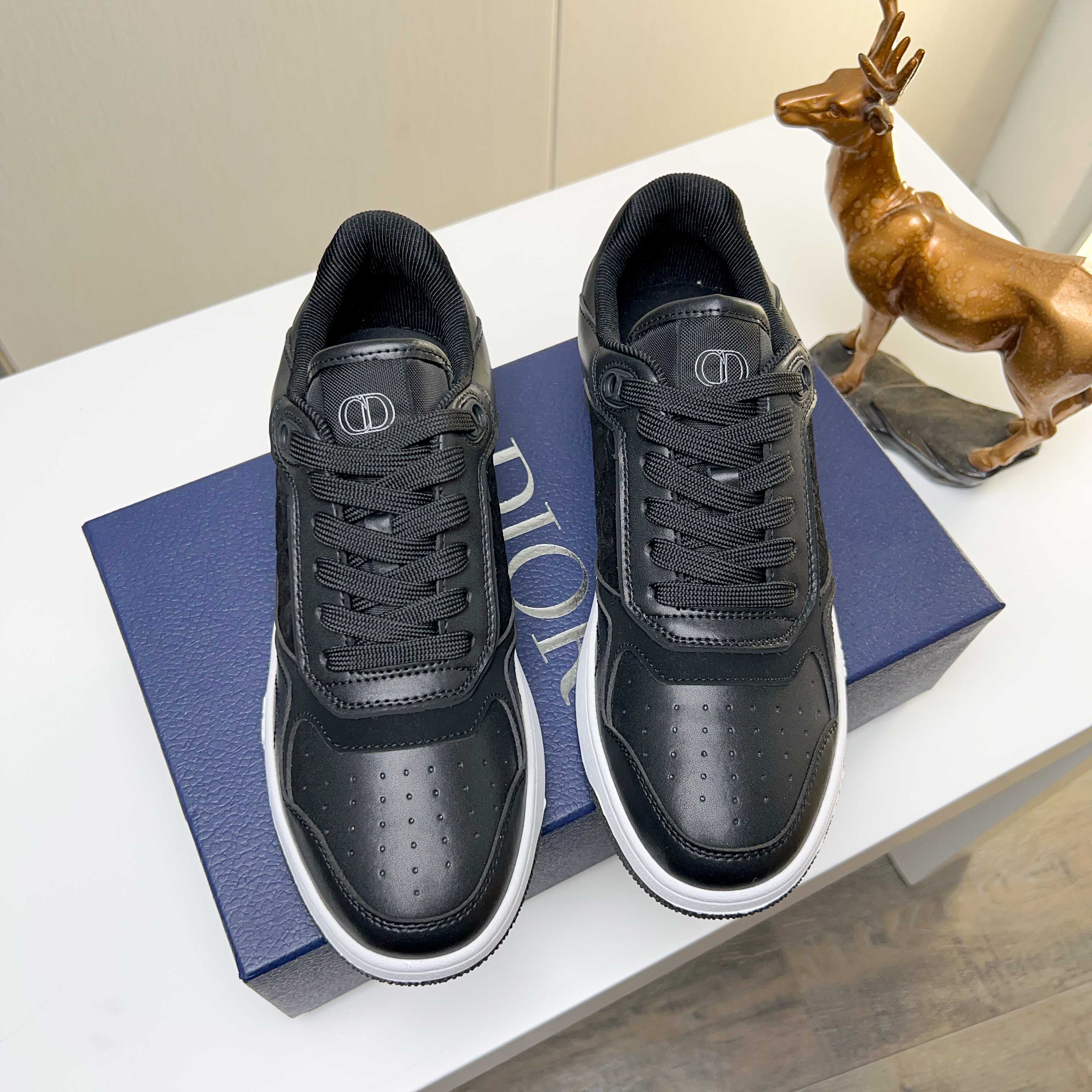 Dior shoe