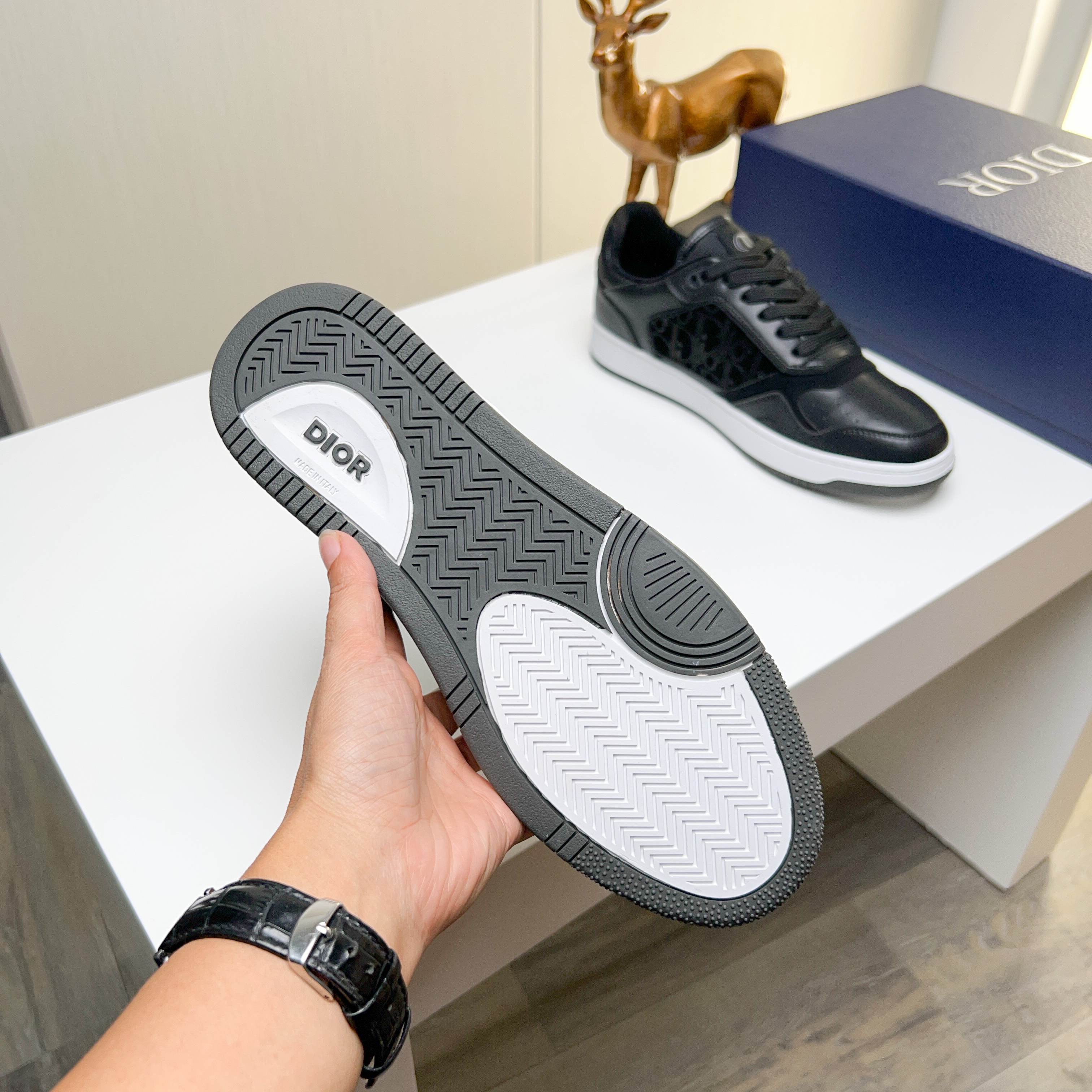 Dior shoe