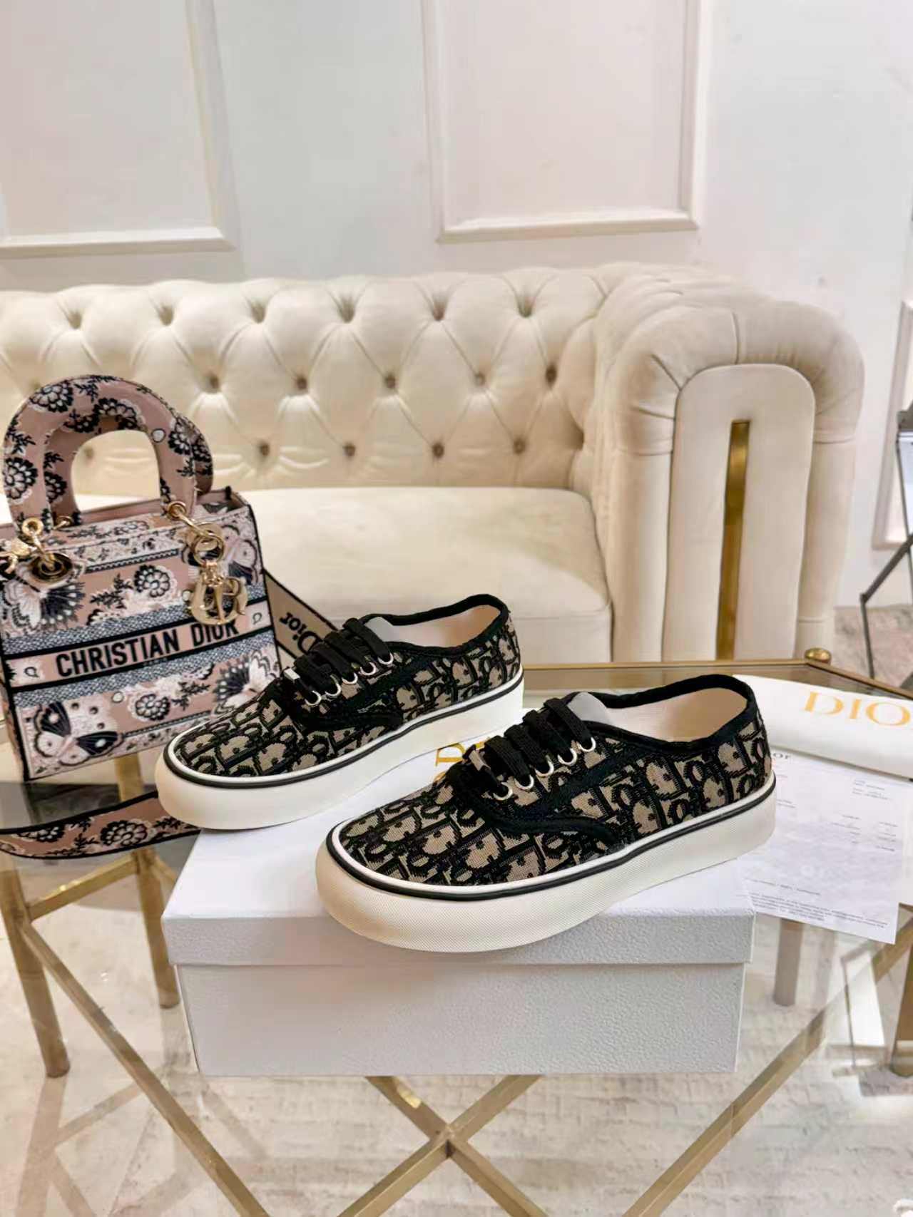 Dior shoe
