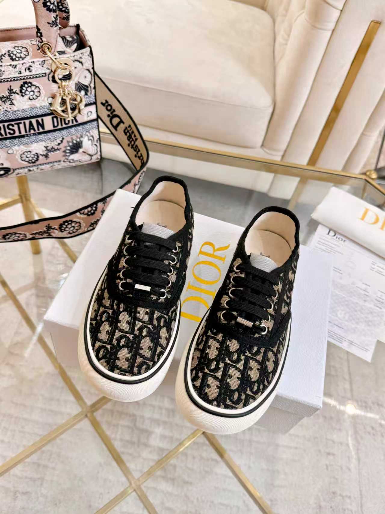 Dior shoe