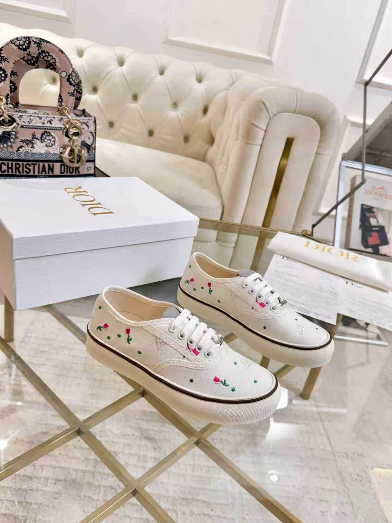 Dior shoe