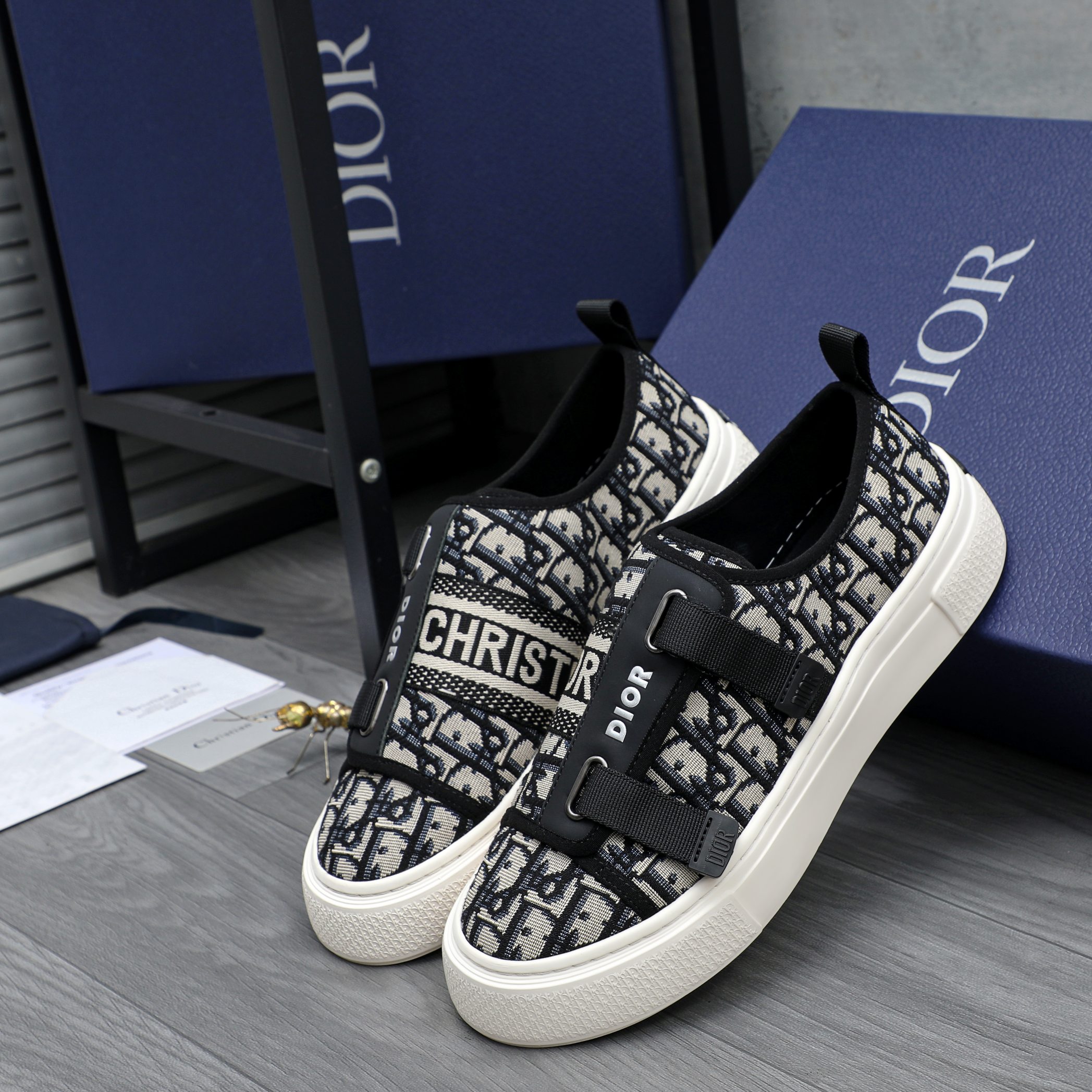 Dior