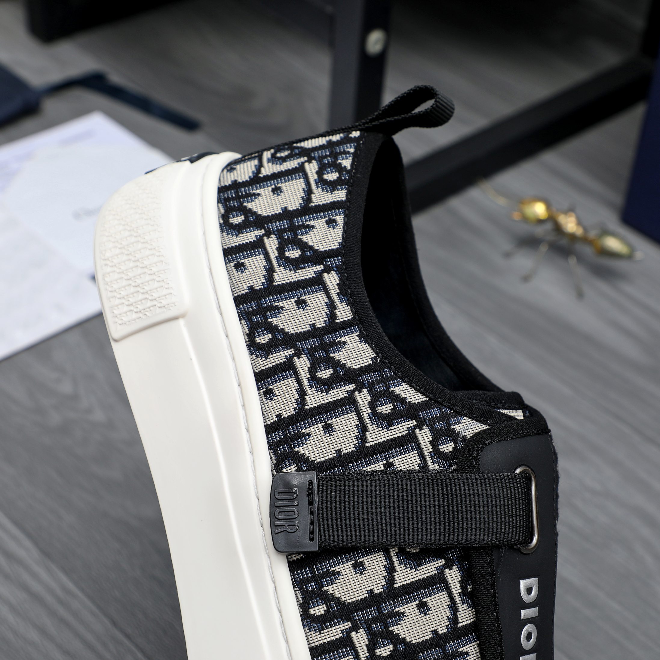 Dior