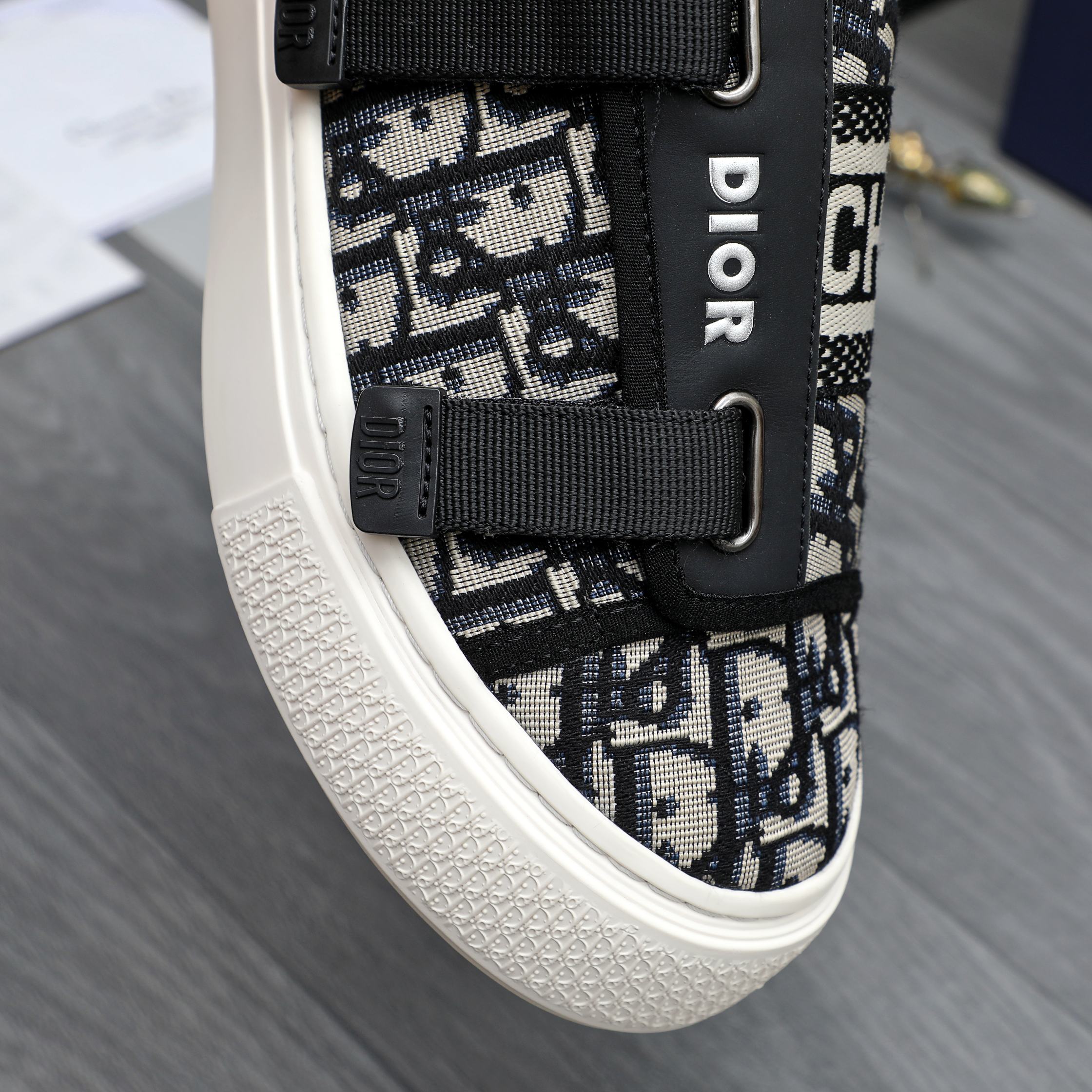 Dior