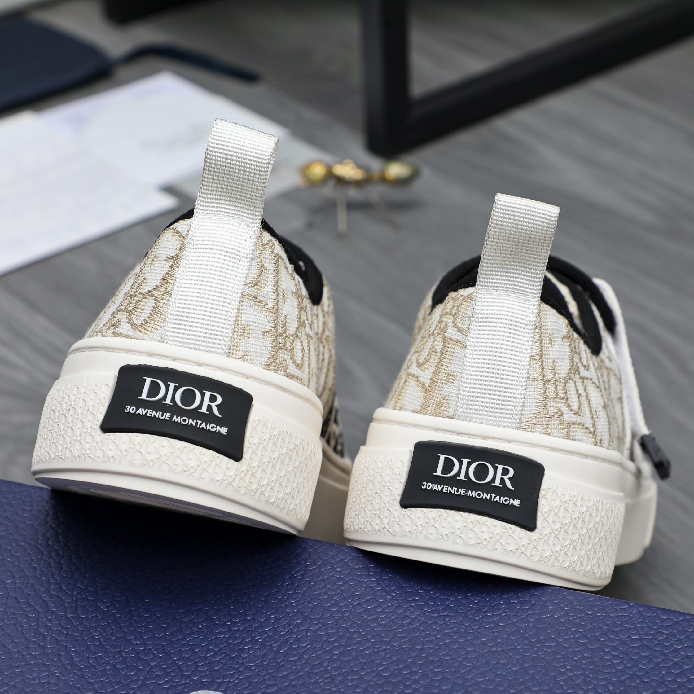 Dior