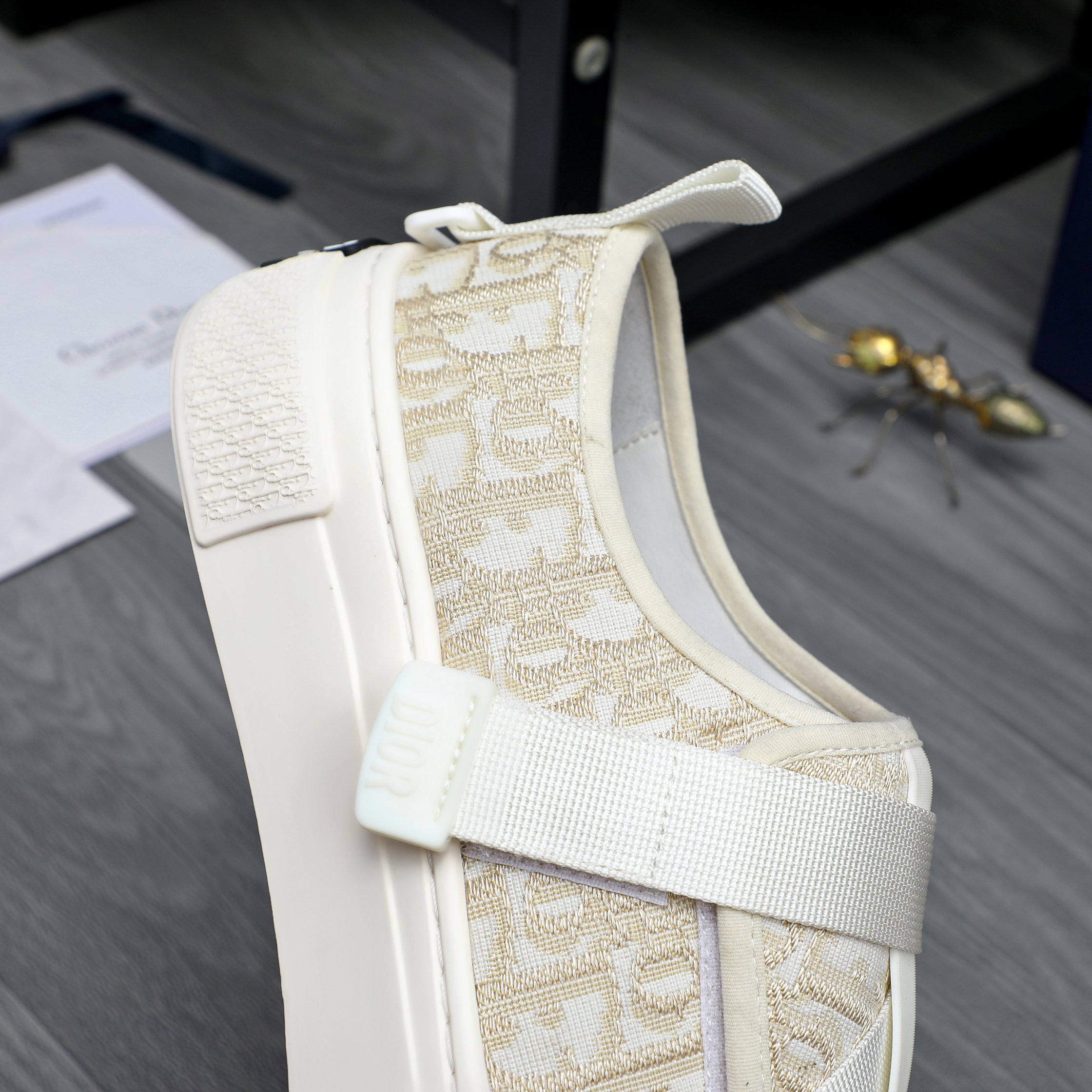 Dior