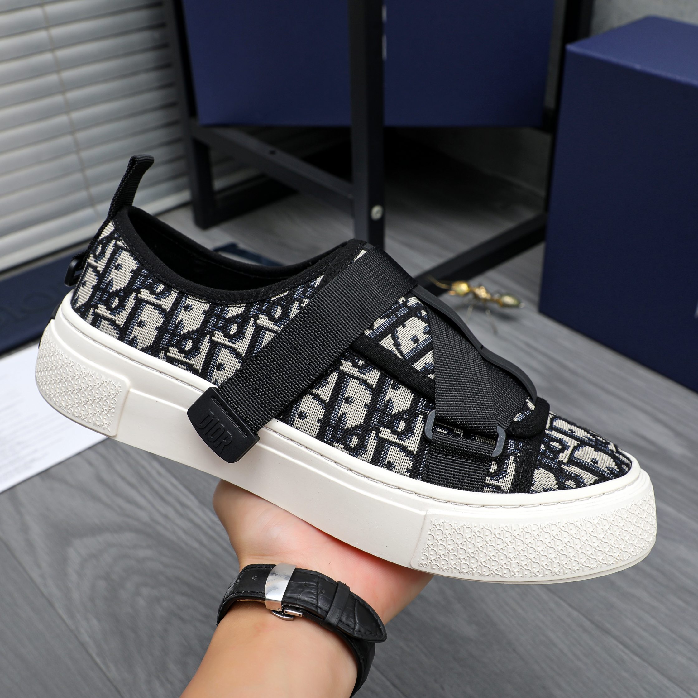 Dior