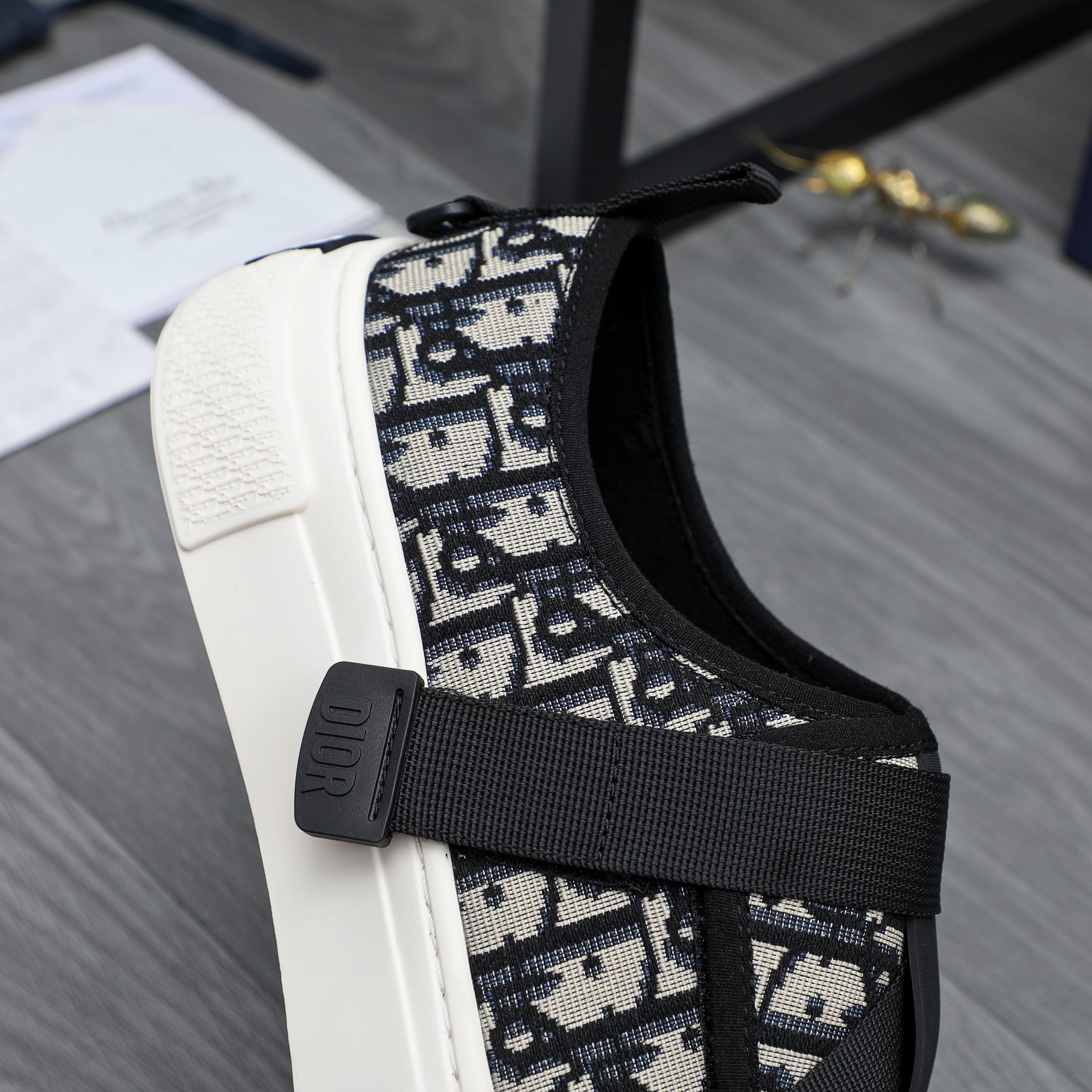Dior