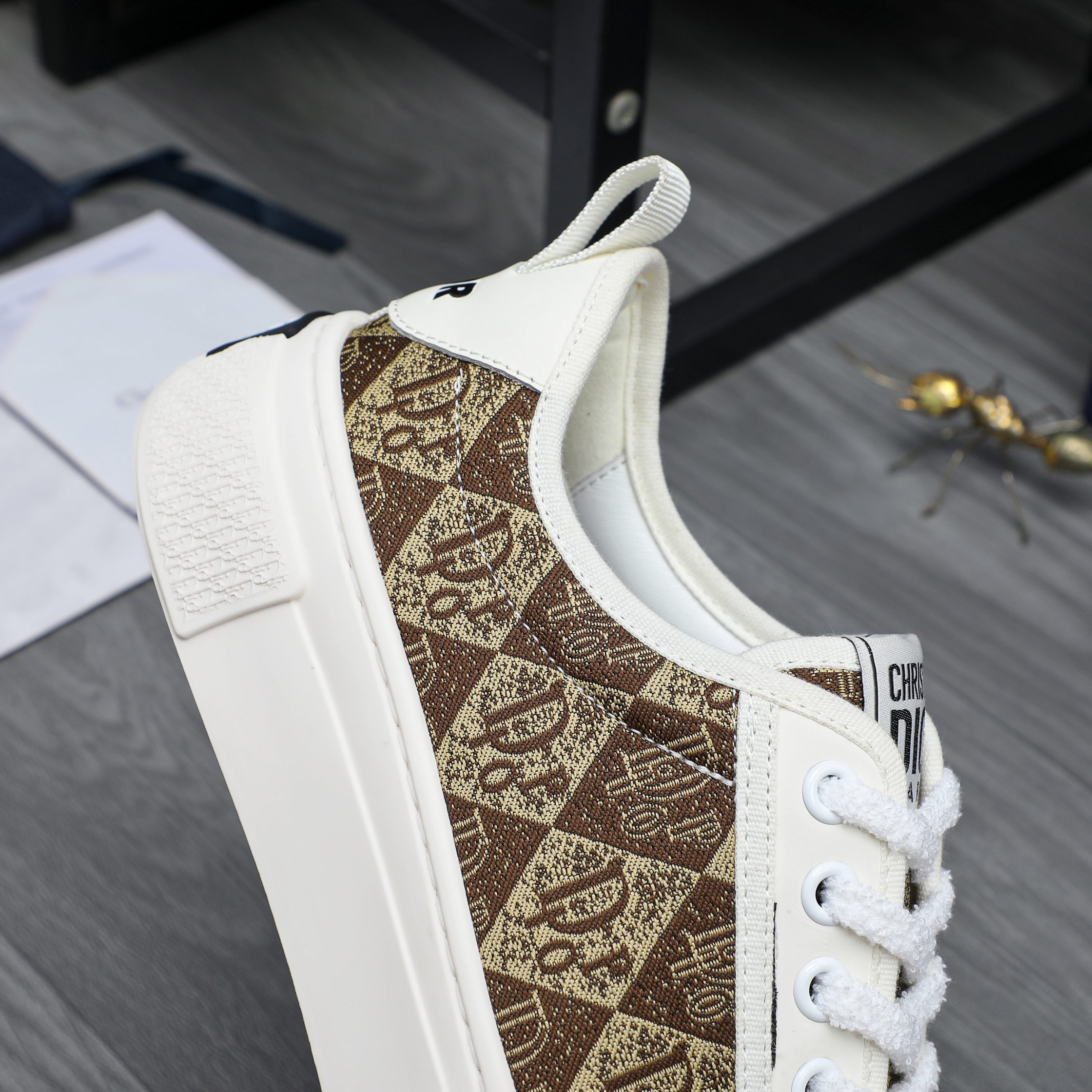 Dior