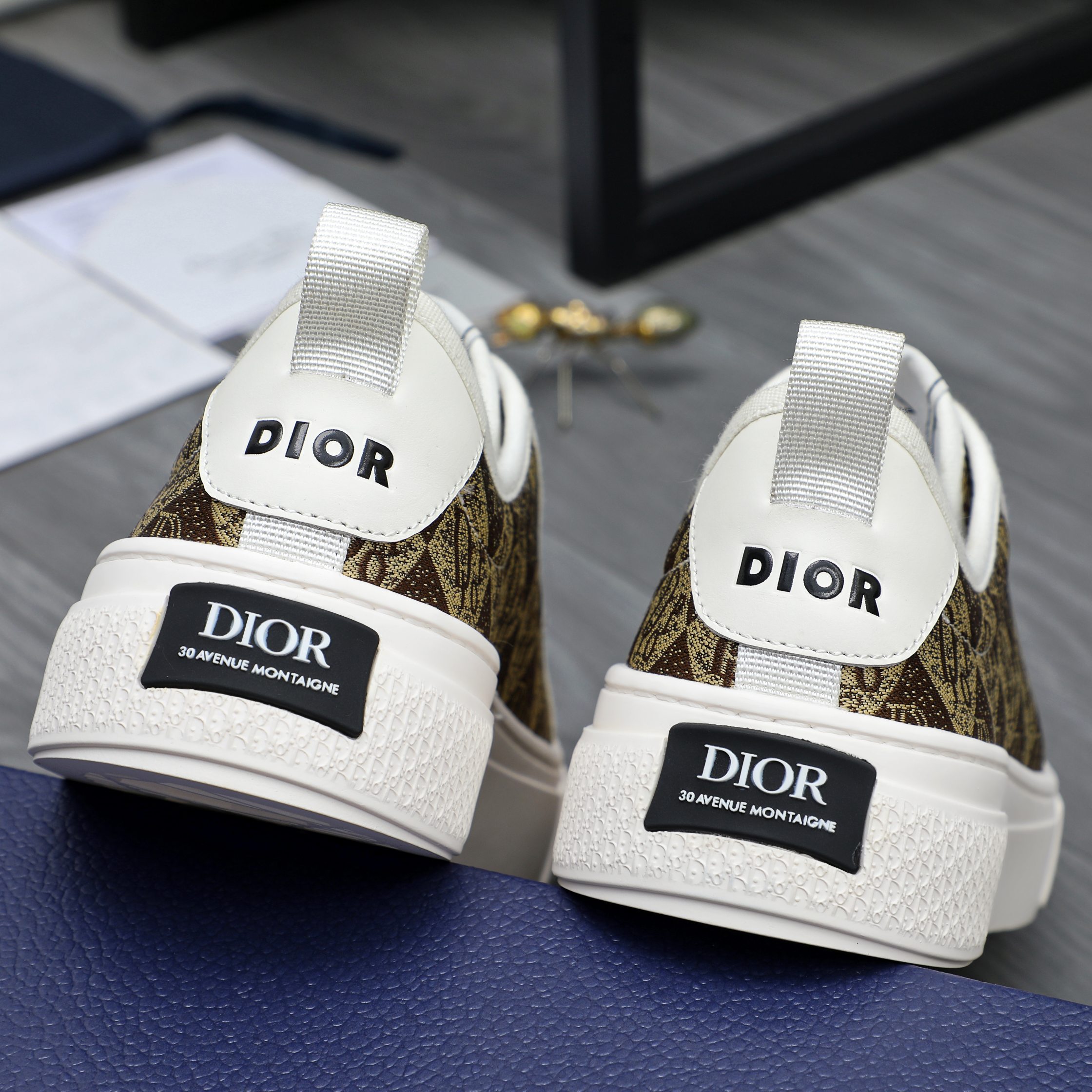 Dior