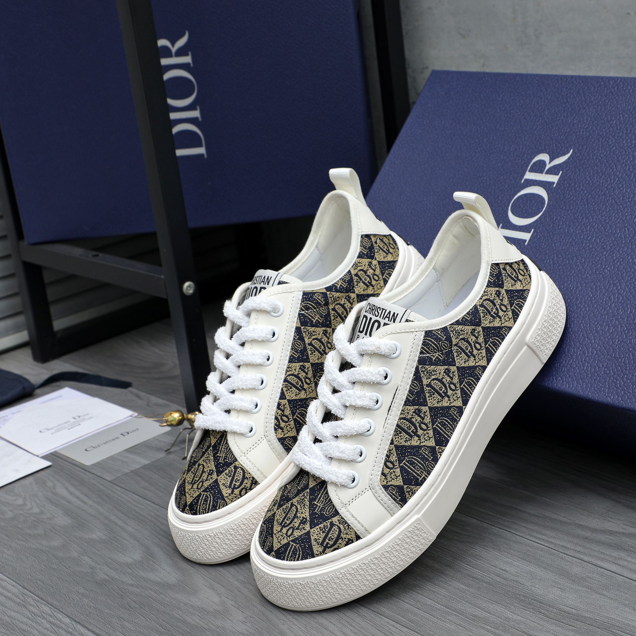 Dior