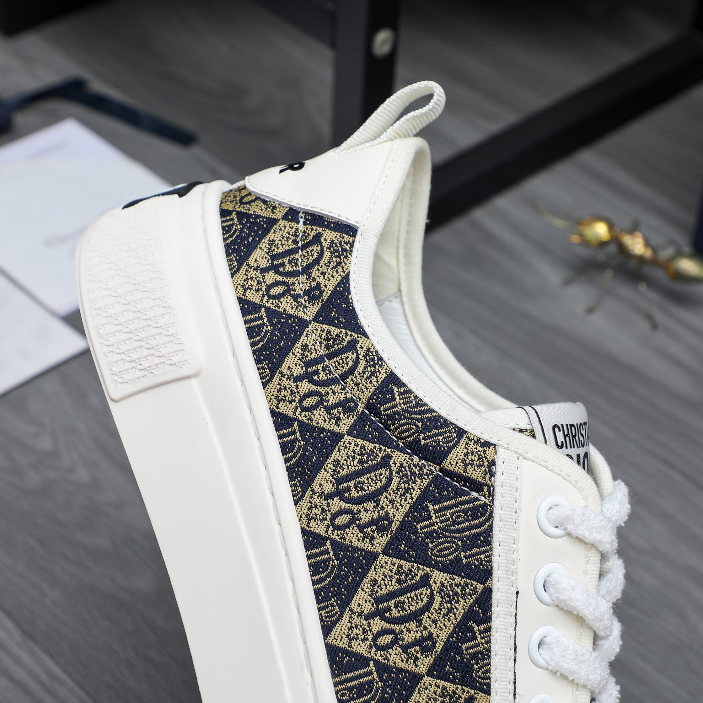 Dior