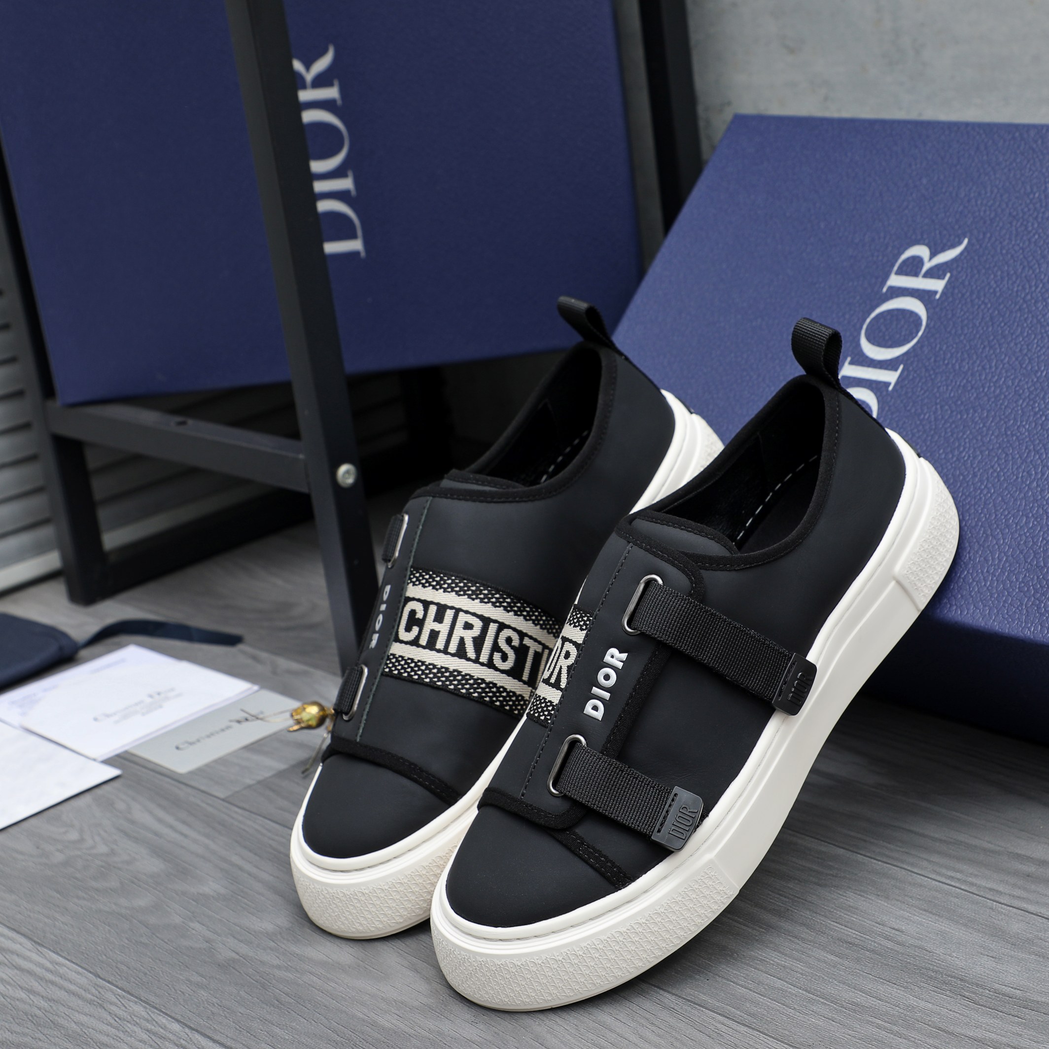 Dior