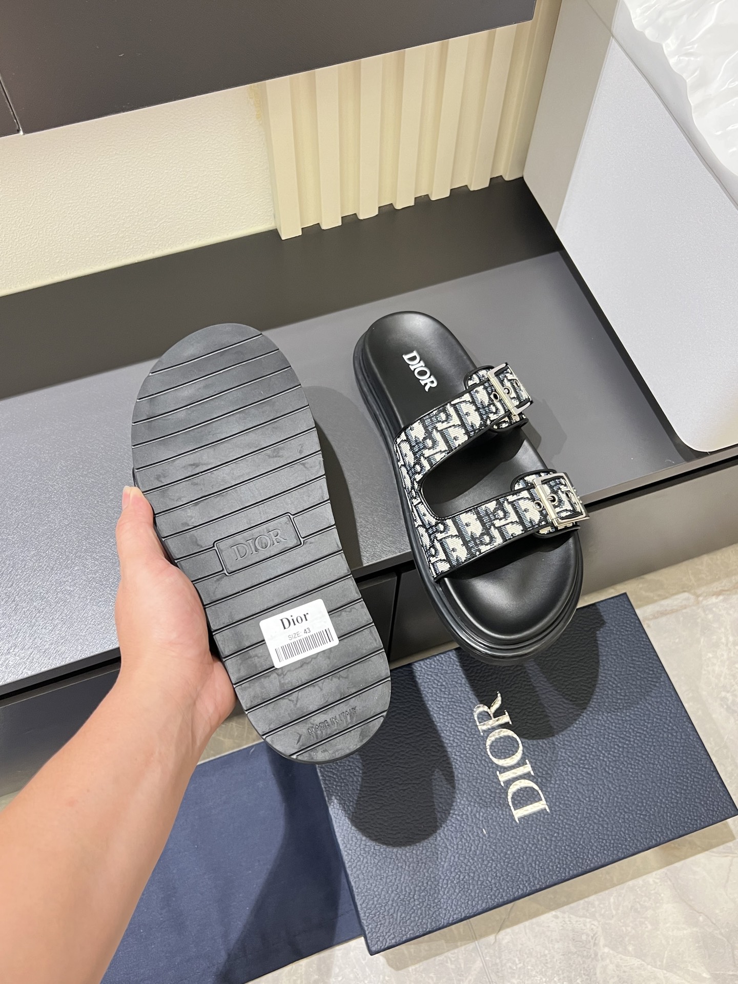 Dior shoe