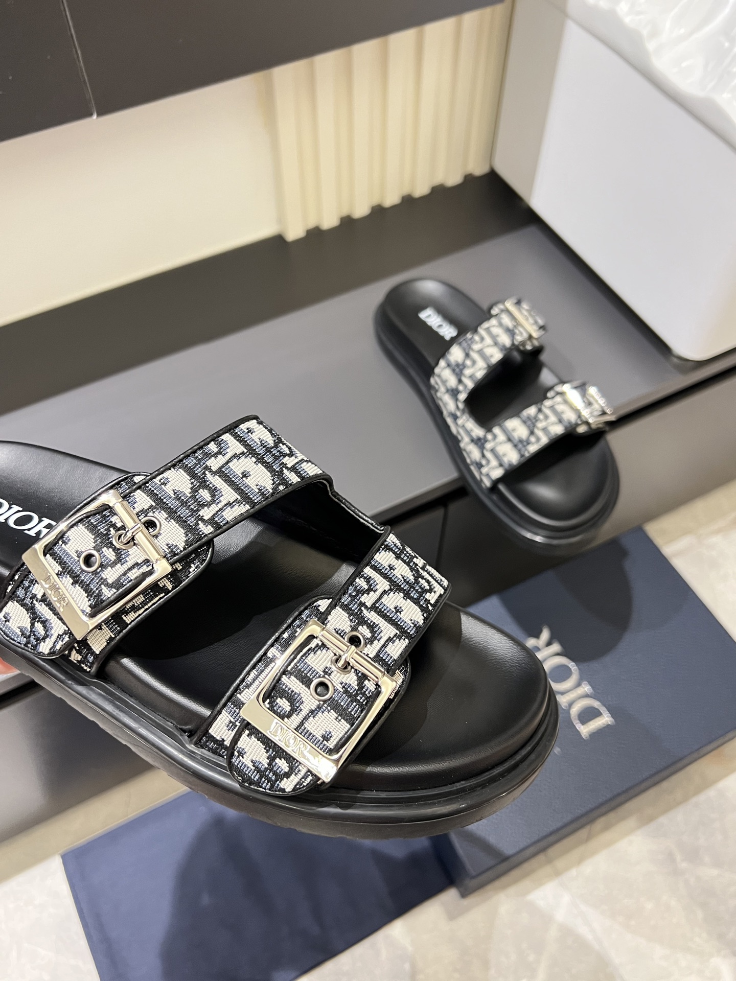 Dior shoe