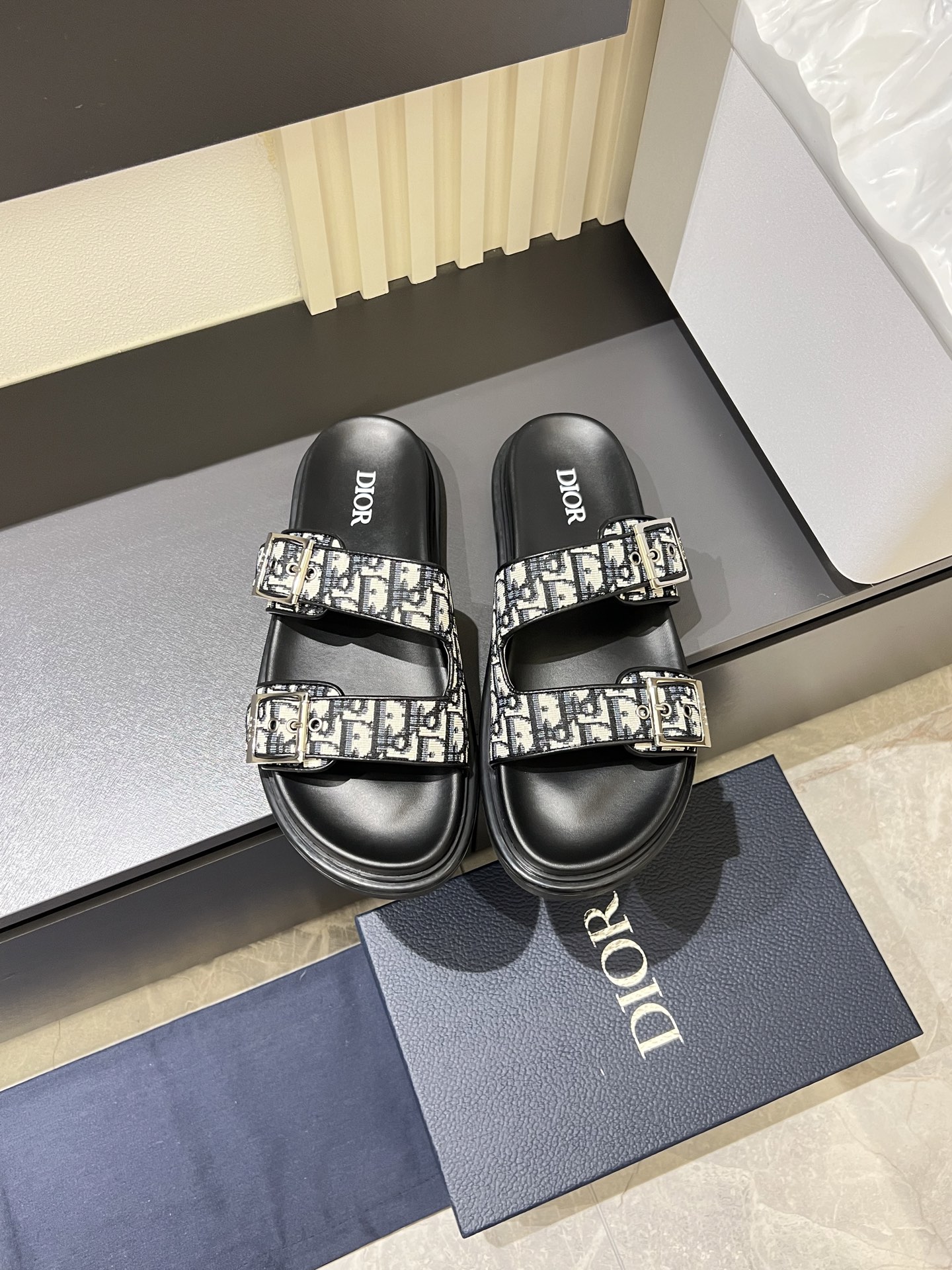 Dior shoe