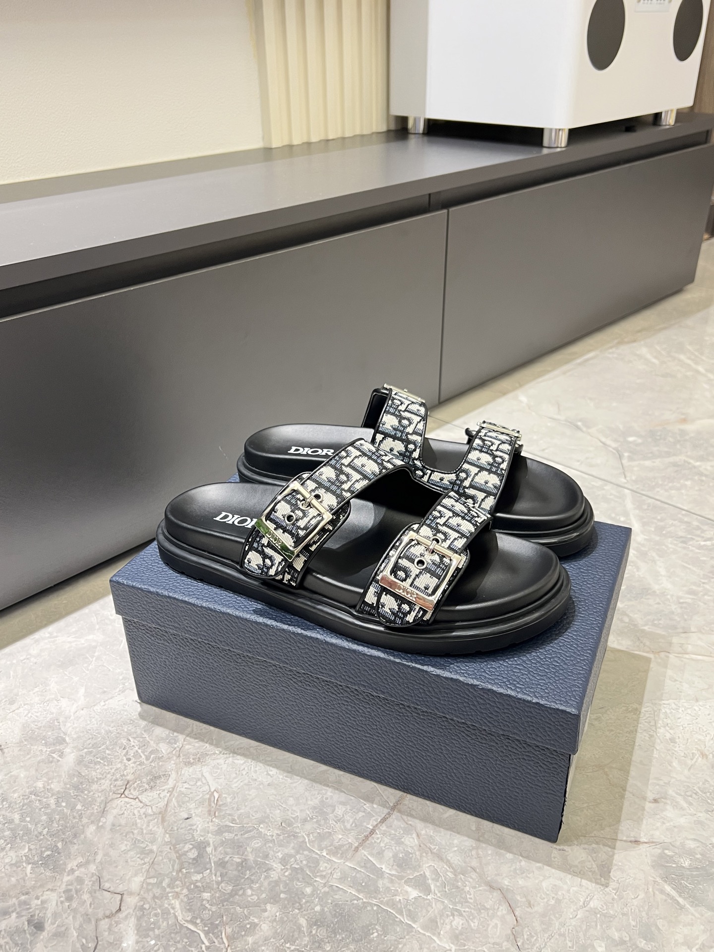 Dior shoe