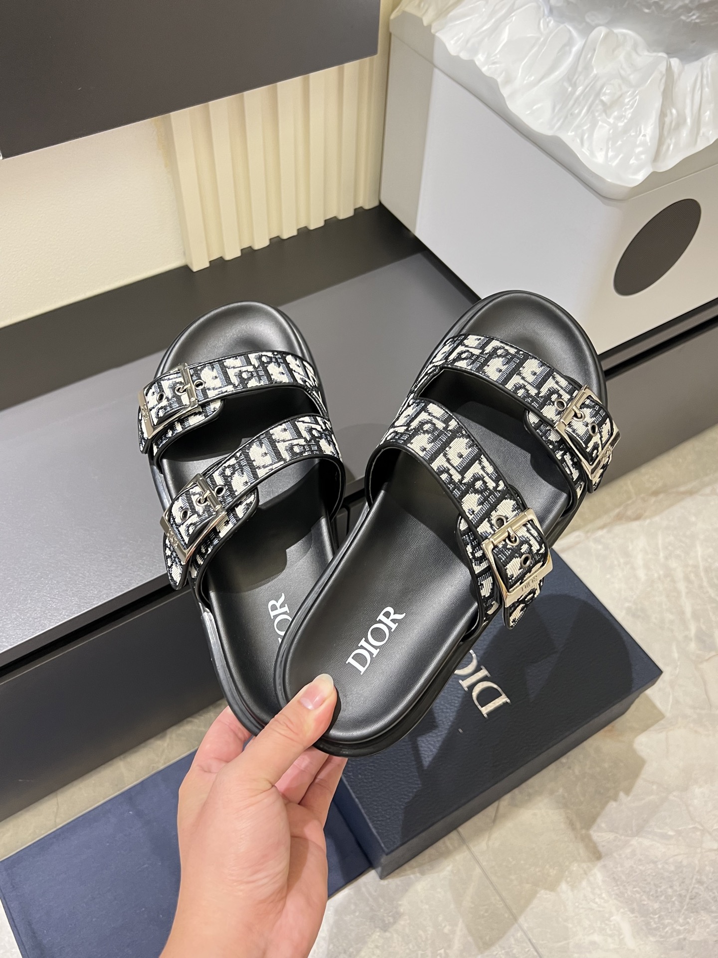 Dior shoe