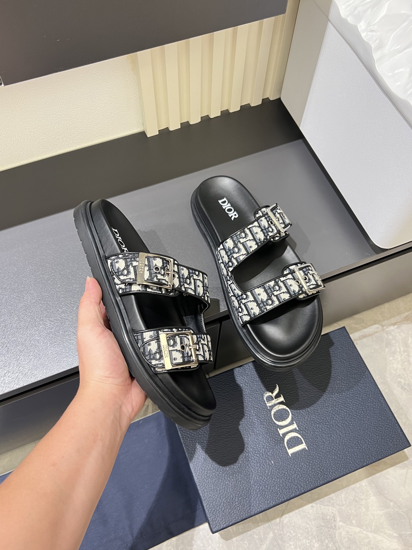 Dior shoe